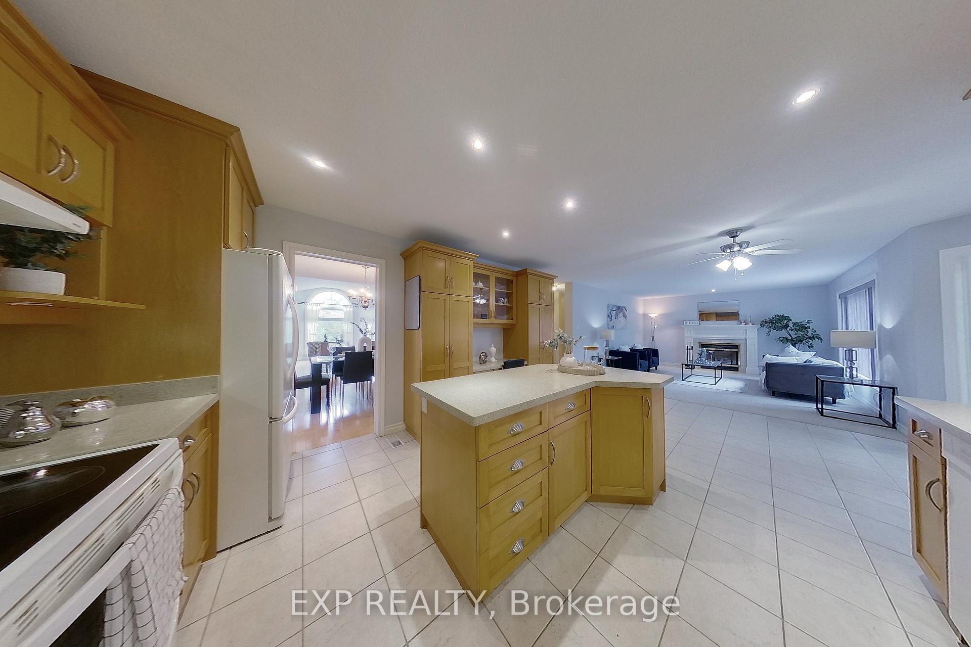 Photo 12 of 517 Buckingham Boulevard, Waterloo — HOMEH