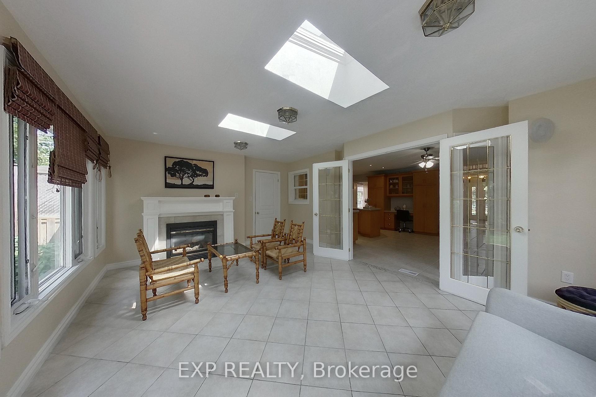 Photo 17 of 517 Buckingham Boulevard, Waterloo — HOMEH