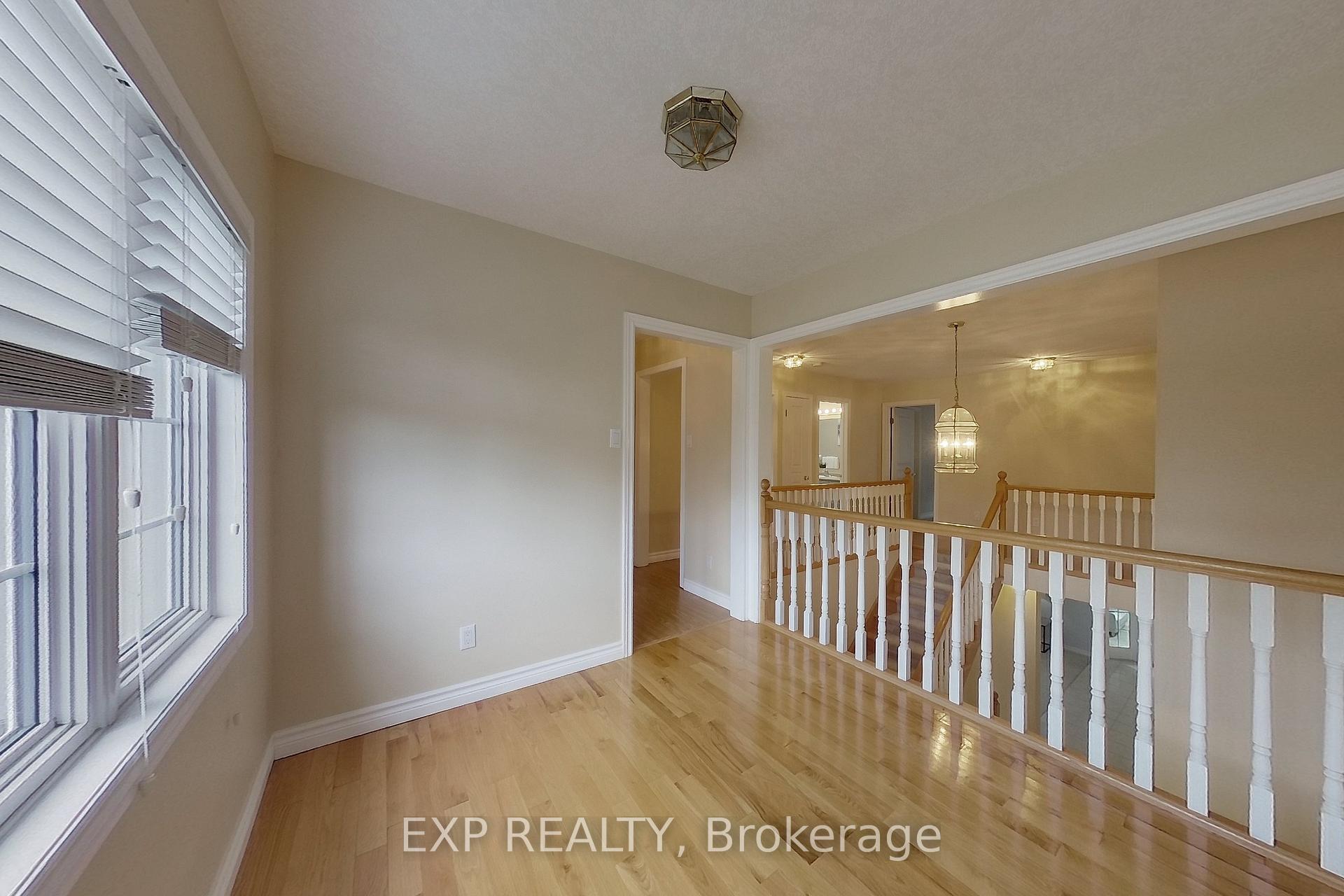 Photo 33 of 517 Buckingham Boulevard, Waterloo — HOMEH