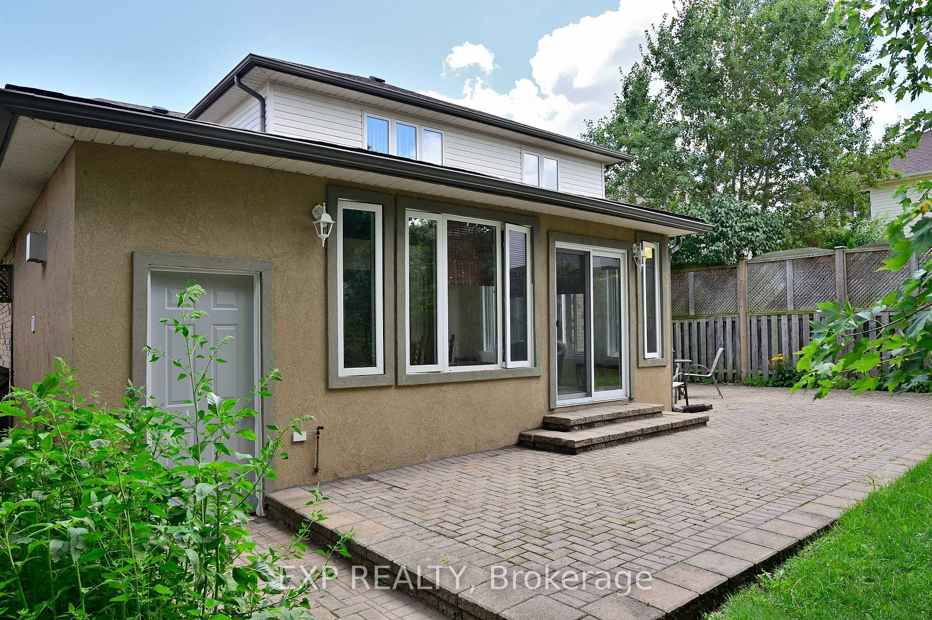 Photo 44 of 517 Buckingham Boulevard, Waterloo — HOMEH