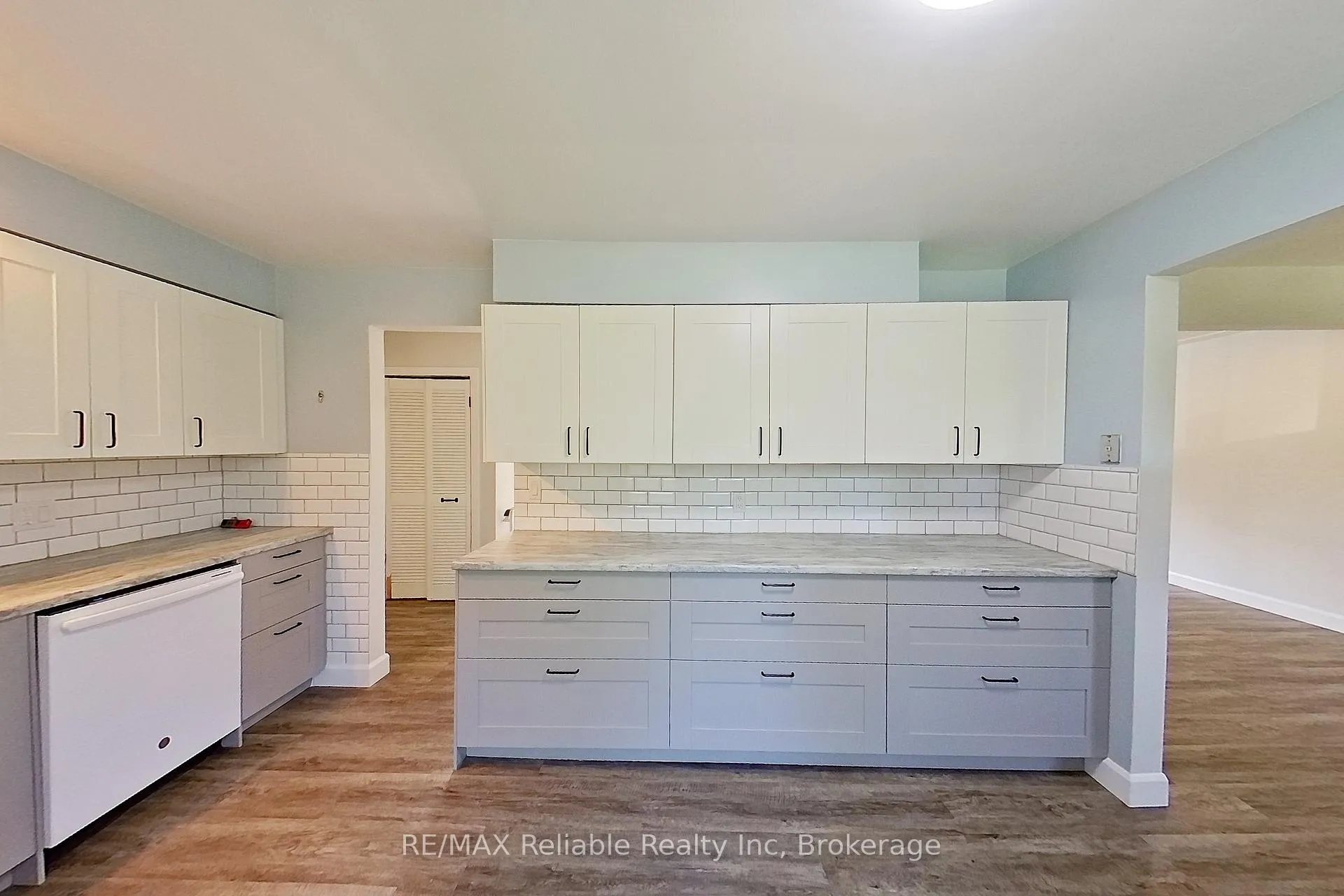 Photo 7 of 439 Queen Street E, Wellington North, Mount Forest — HOMEH