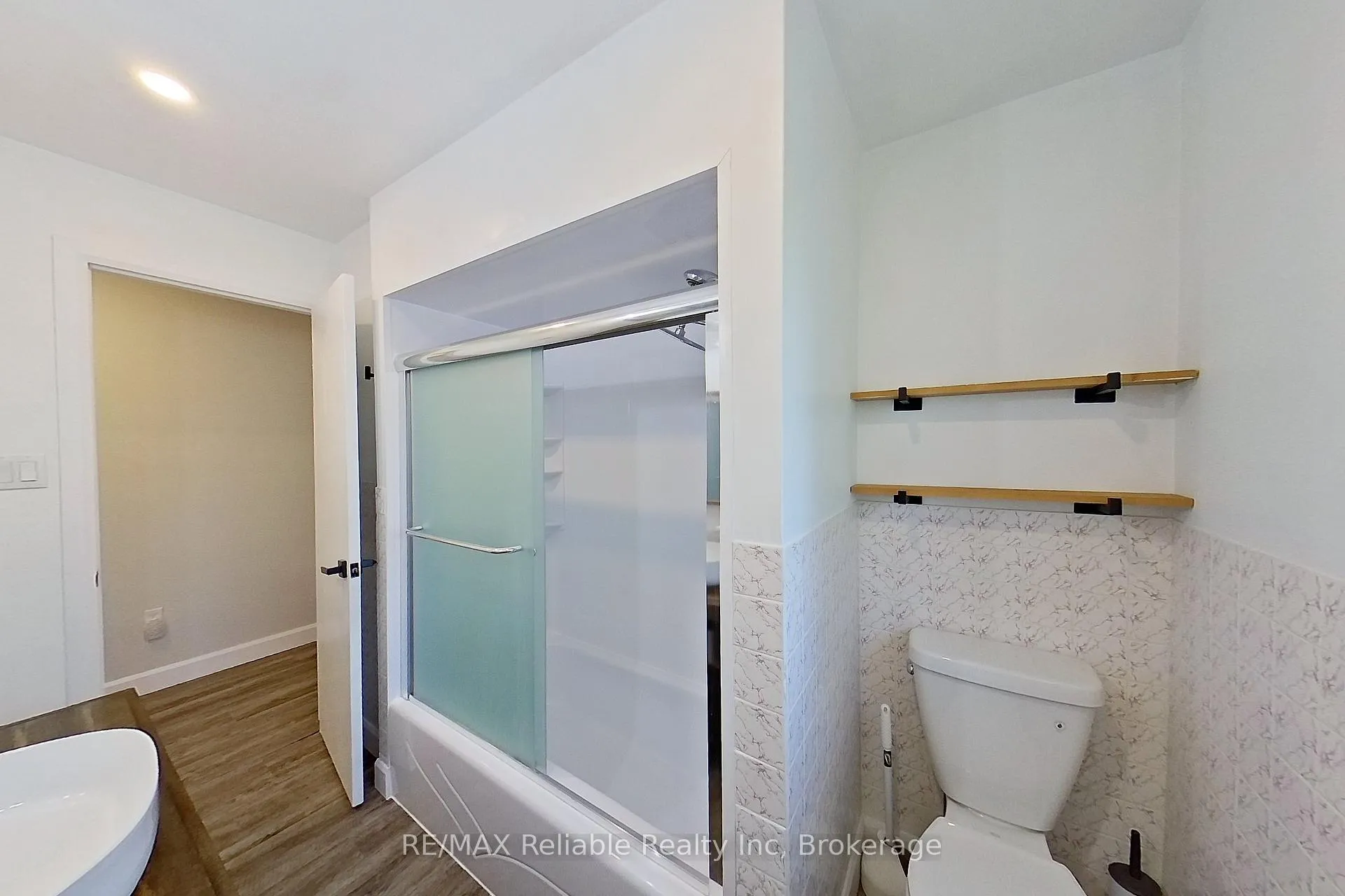 Photo 17 of 439 Queen Street E, Wellington North, Mount Forest — HOMEH