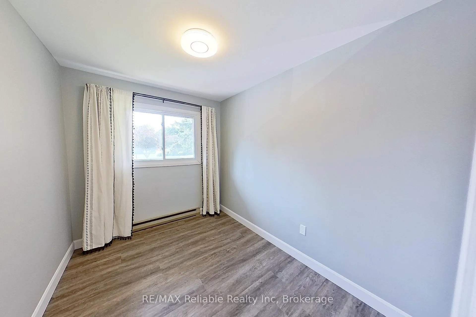 Photo 22 of 439 Queen Street E, Wellington North, Mount Forest — HOMEH