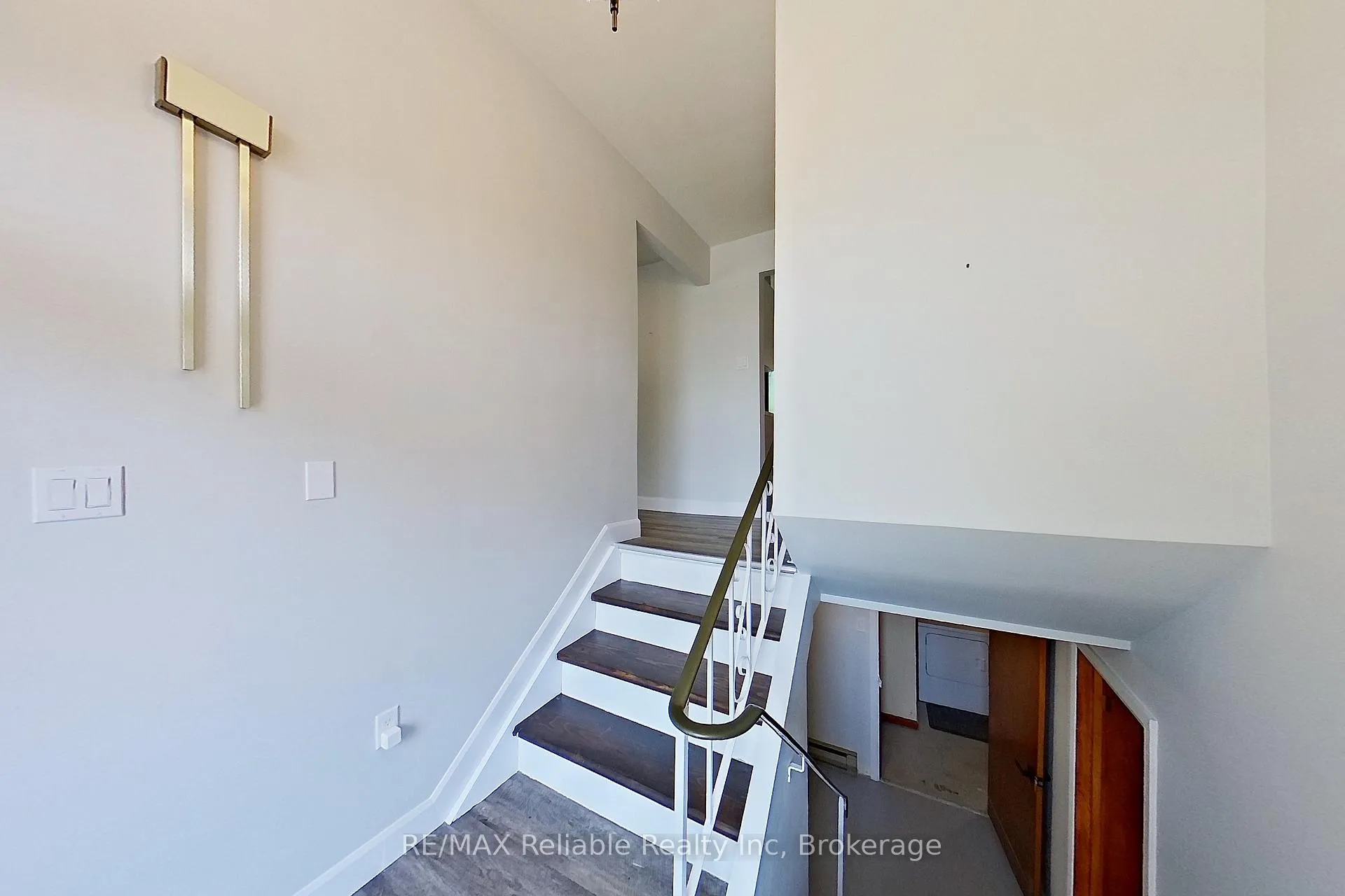Photo 33 of 439 Queen Street E, Wellington North, Mount Forest — HOMEH