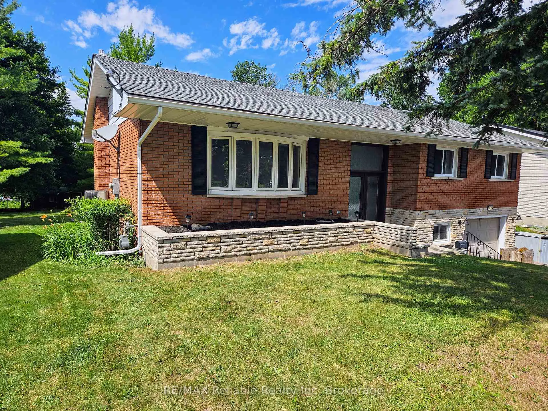 Photo 43 of 439 Queen Street E, Wellington North, Mount Forest — HOMEH