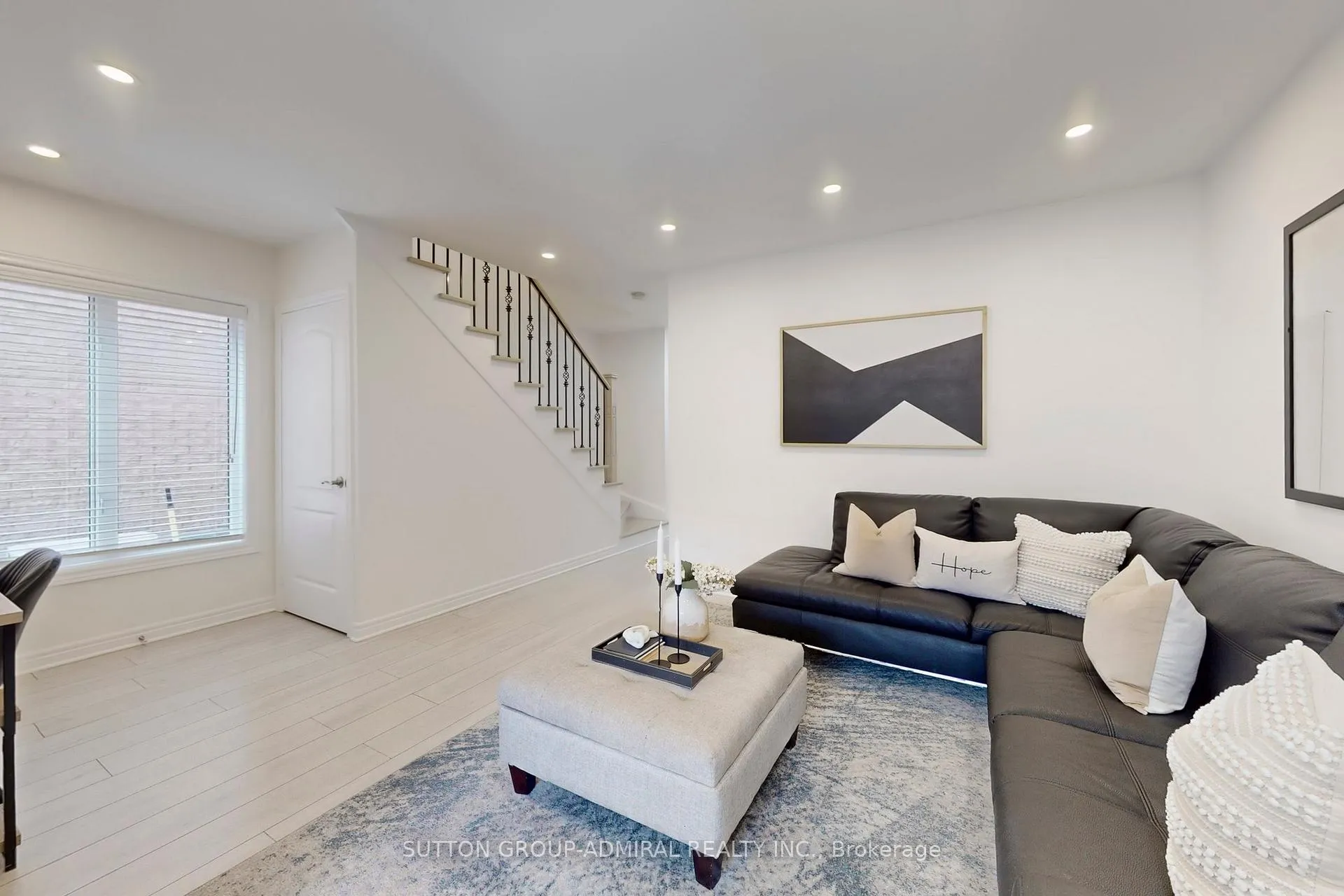 Photo 6 of 62 Agostino Crescent, Vaughan, Patterson — HOMEH