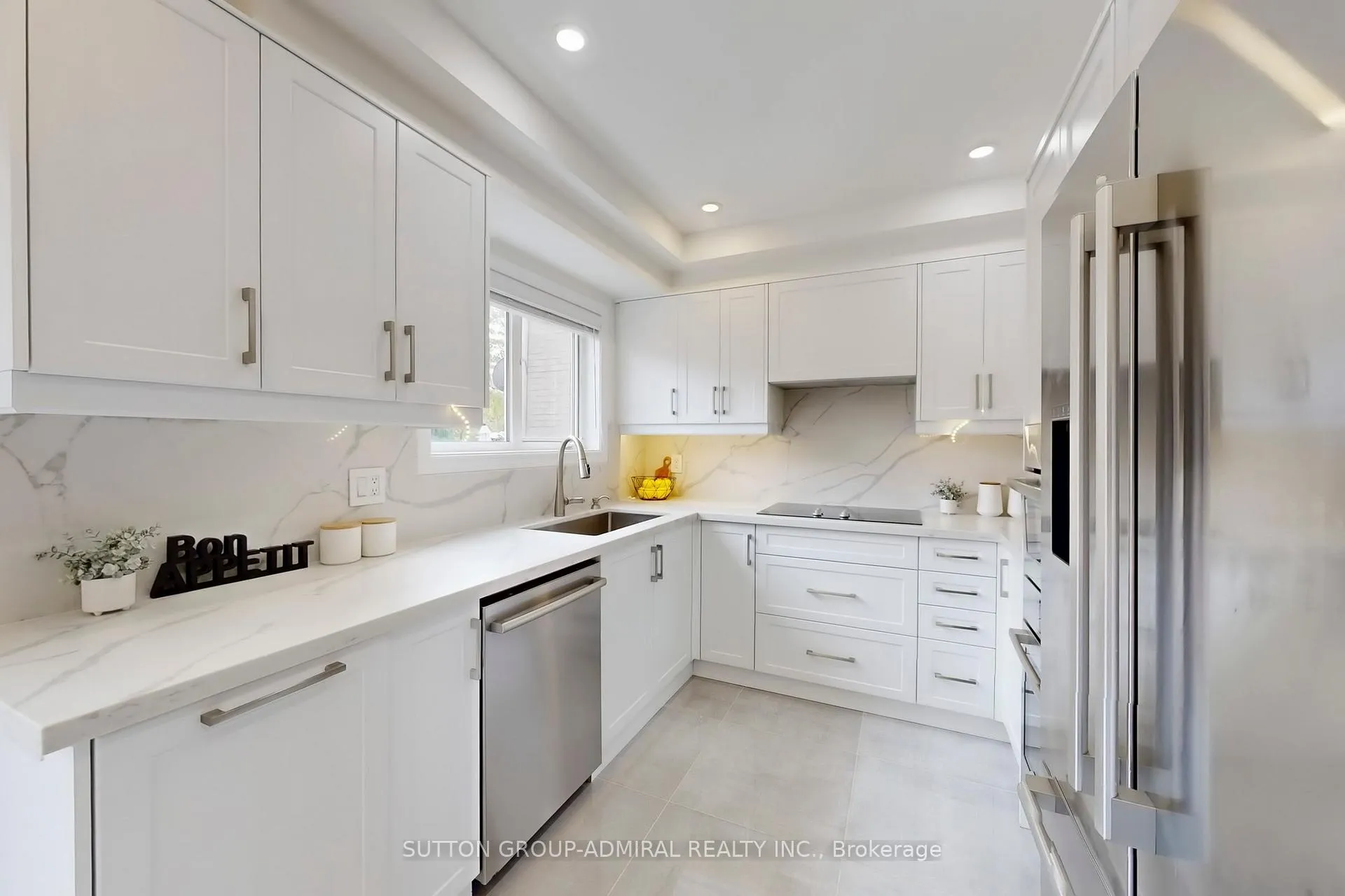Photo 8 of 62 Agostino Crescent, Vaughan, Patterson — HOMEH