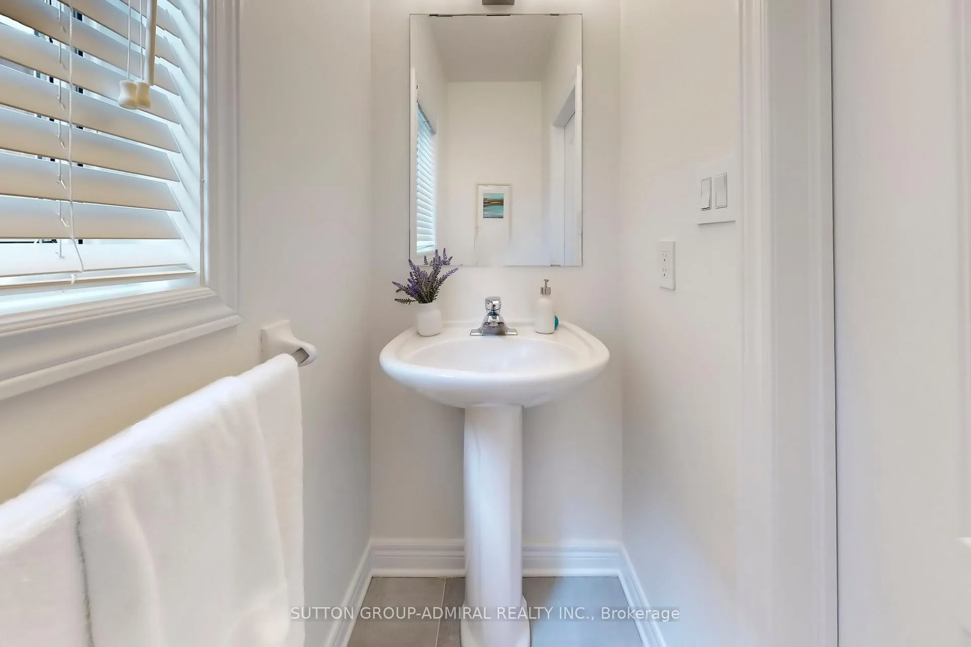 Photo 15 of 62 Agostino Crescent, Vaughan, Patterson — HOMEH
