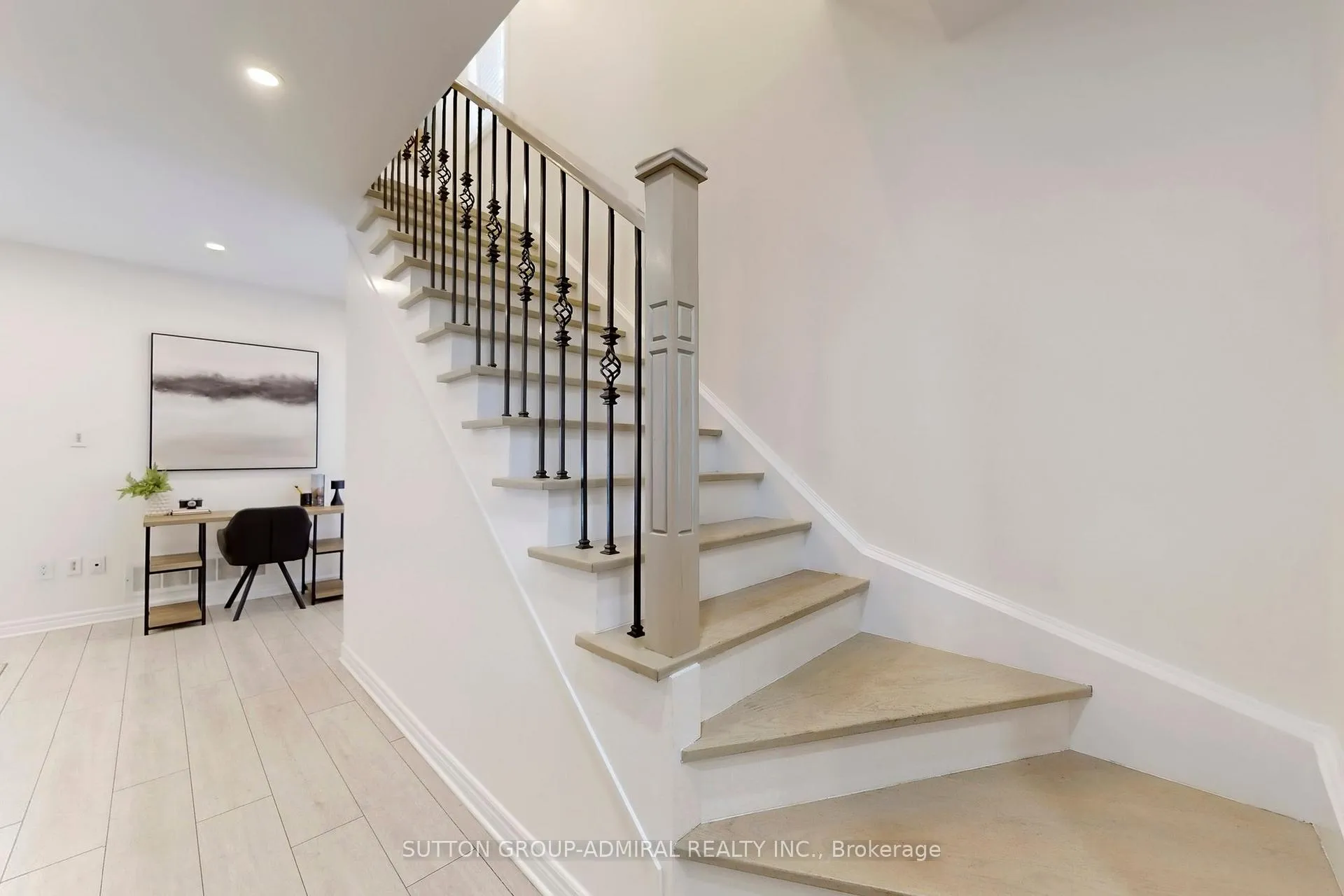 Photo 17 of 62 Agostino Crescent, Vaughan, Patterson — HOMEH
