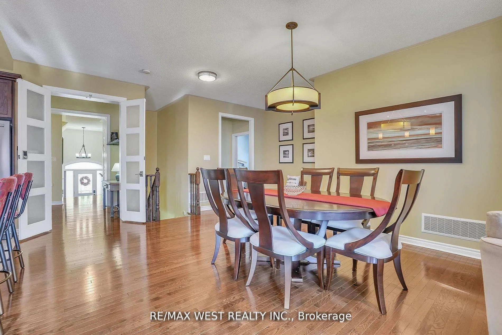 Photo 7 of 44 Starboard Circle, Wasaga Beach — HOMEH