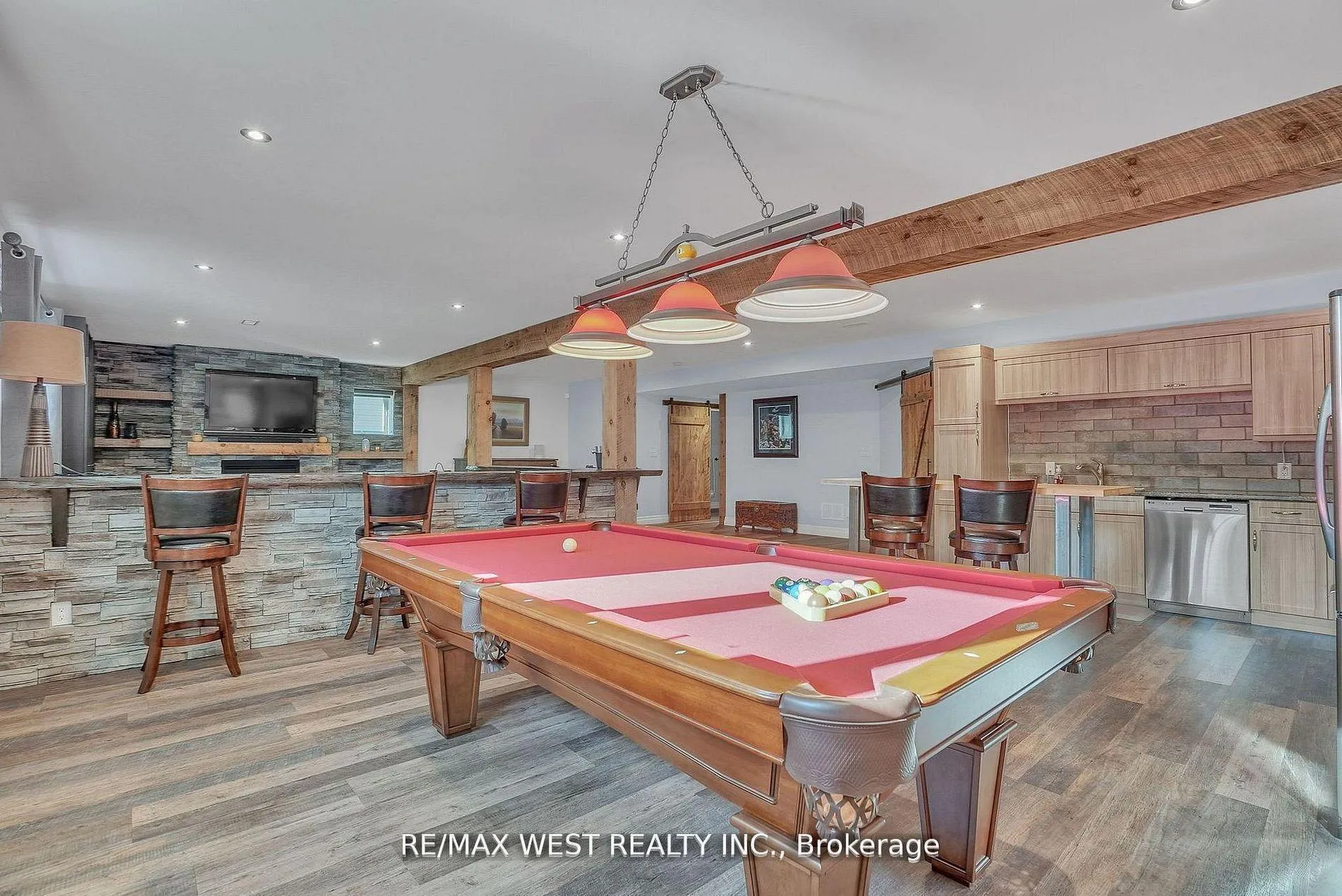 Photo 24 of 44 Starboard Circle, Wasaga Beach — HOMEH