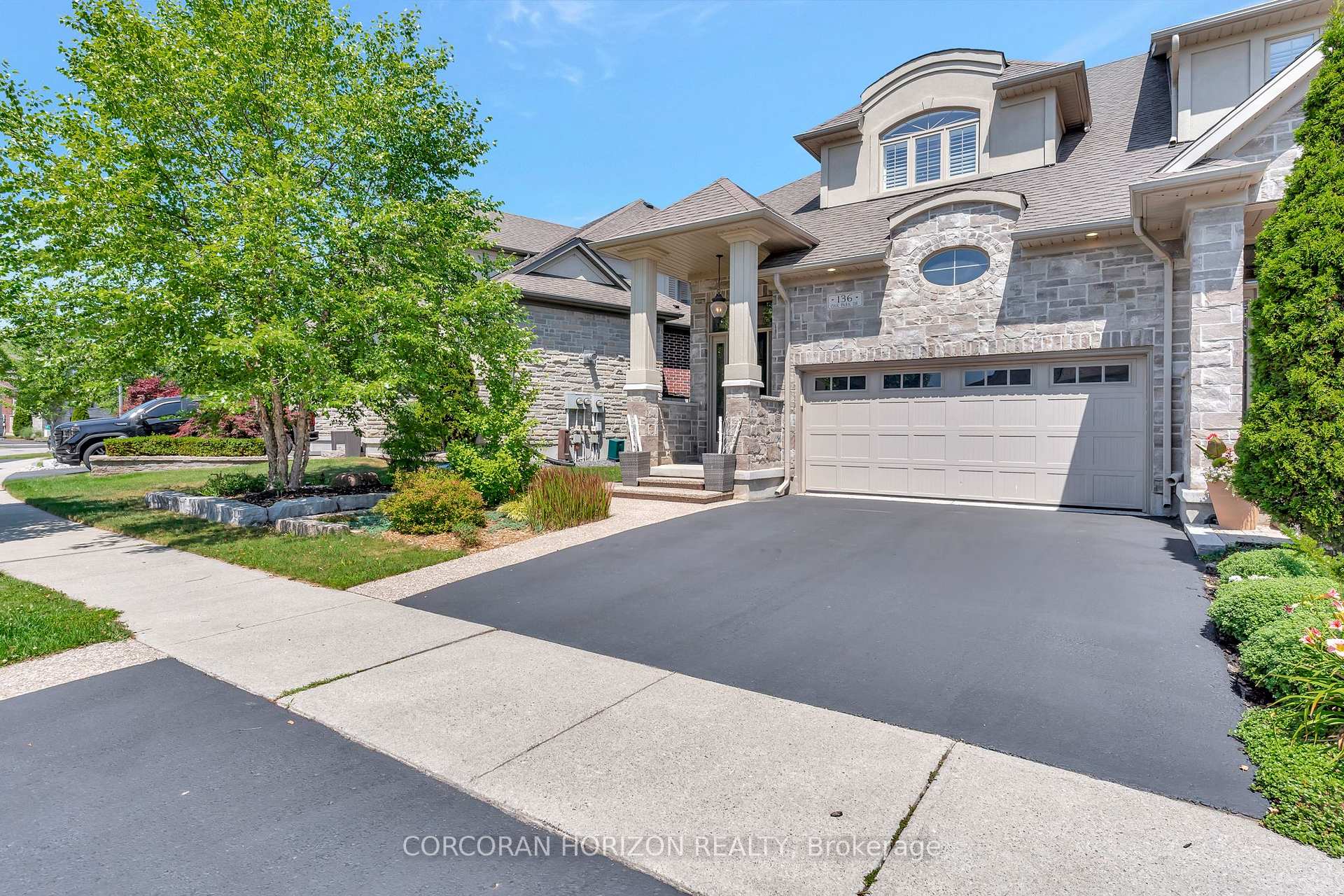 Photo 3 of 136 Oak Park Drive, Waterloo, Eastbridge — HOMEH