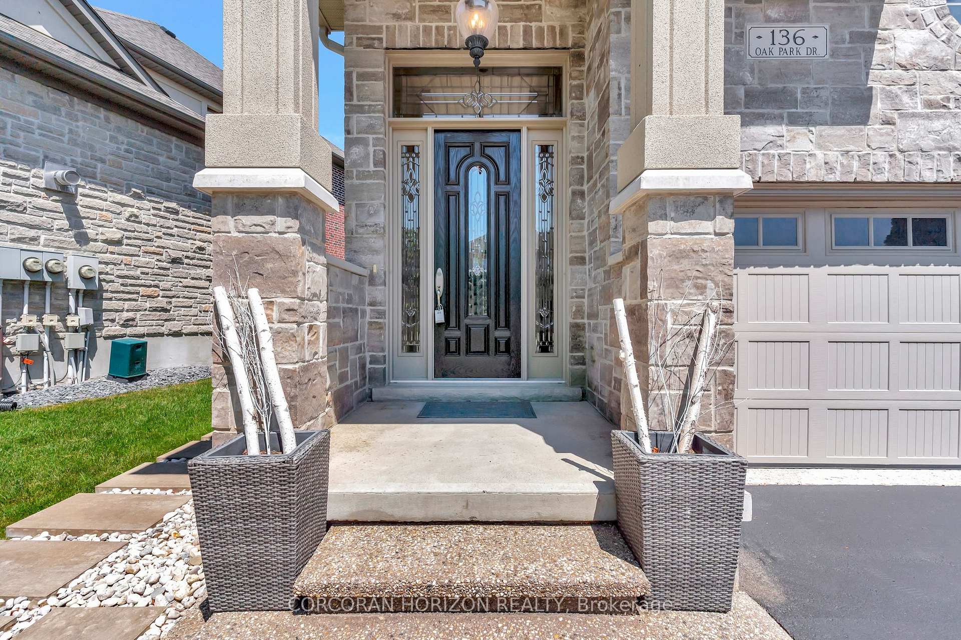 Photo 4 of 136 Oak Park Drive, Waterloo, Eastbridge — HOMEH