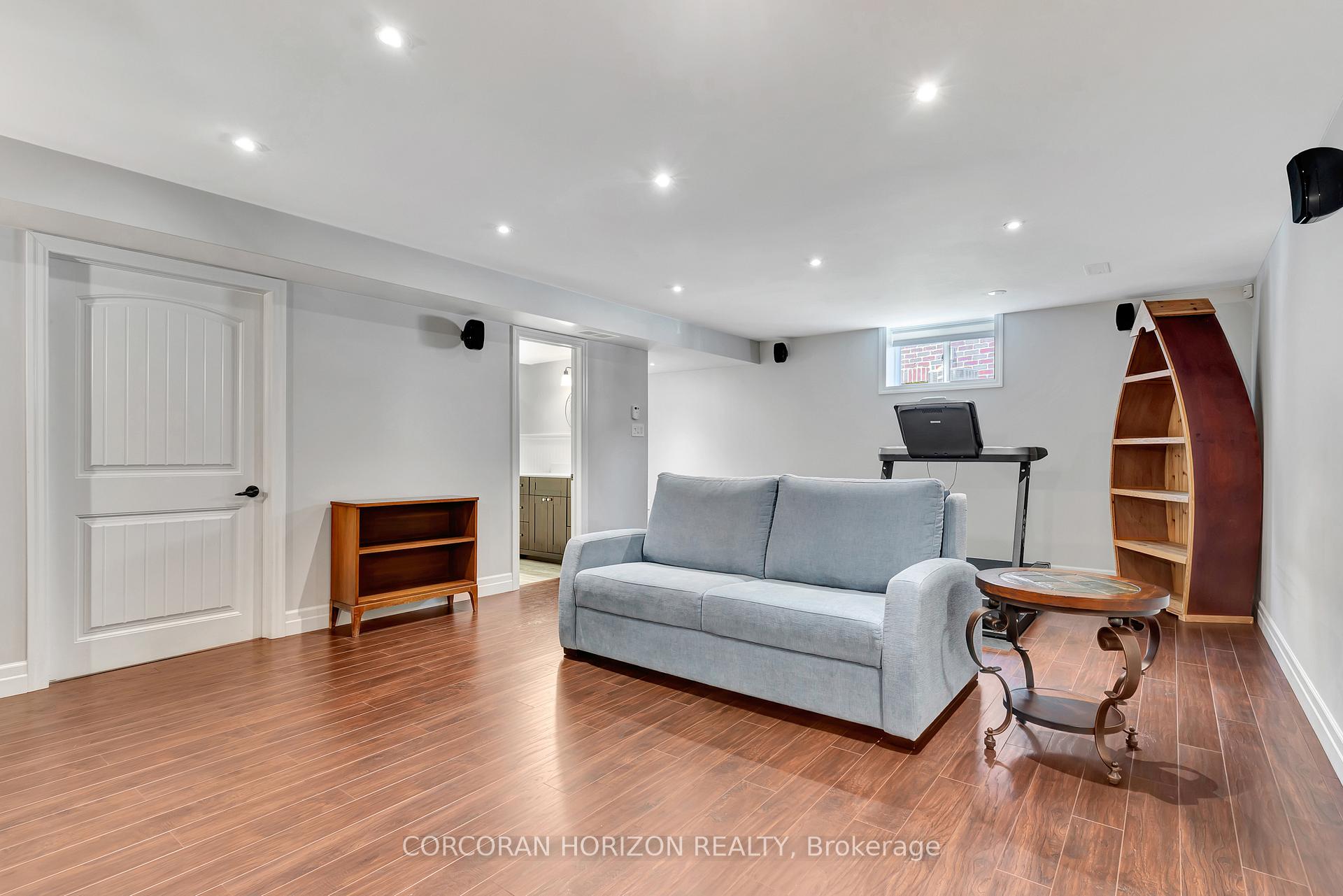 Photo 30 of 136 Oak Park Drive, Waterloo, Eastbridge — HOMEH