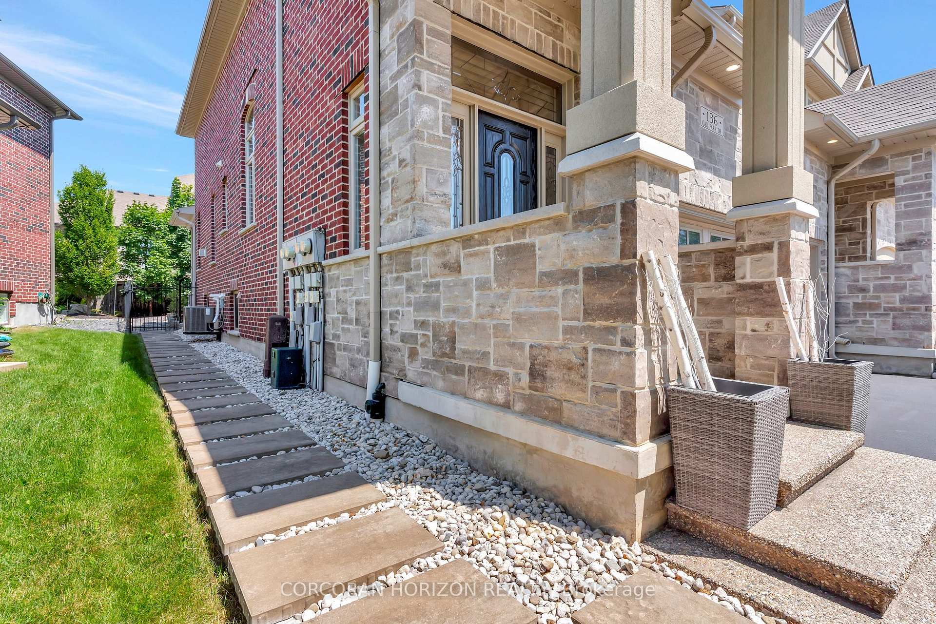 Photo 35 of 136 Oak Park Drive, Waterloo, Eastbridge — HOMEH
