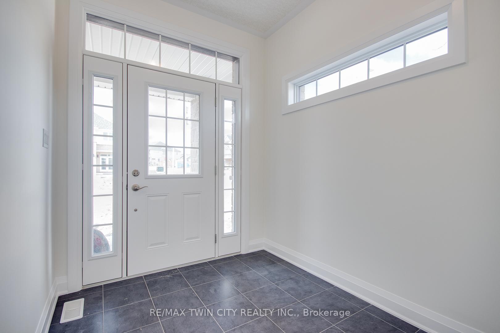 Photo 4 of 307 Raspberry Place, Waterloo — HOMEH