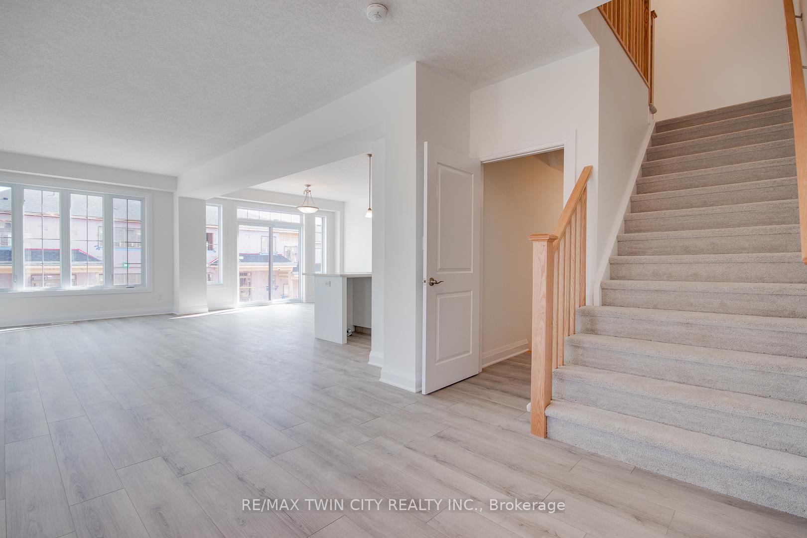 Photo 6 of 307 Raspberry Place, Waterloo — HOMEH