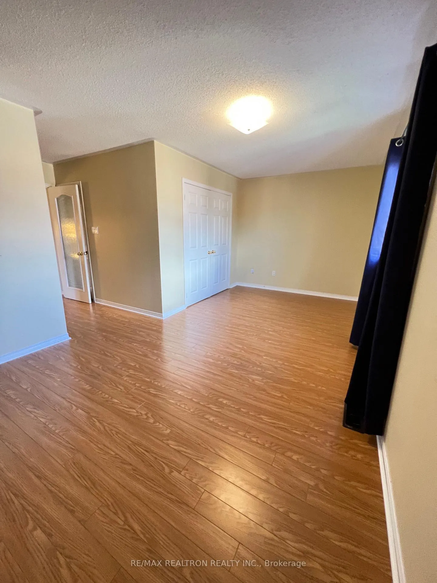 Photo 15 of 37 Kale Crescent, Vaughan, Maple — HOMEH