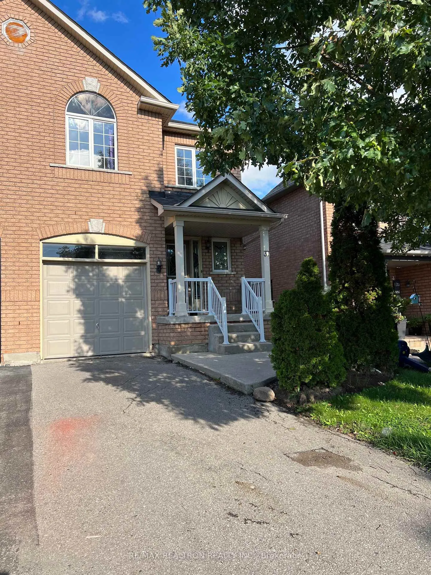 Photo 21 of 37 Kale Crescent, Vaughan, Maple — HOMEH