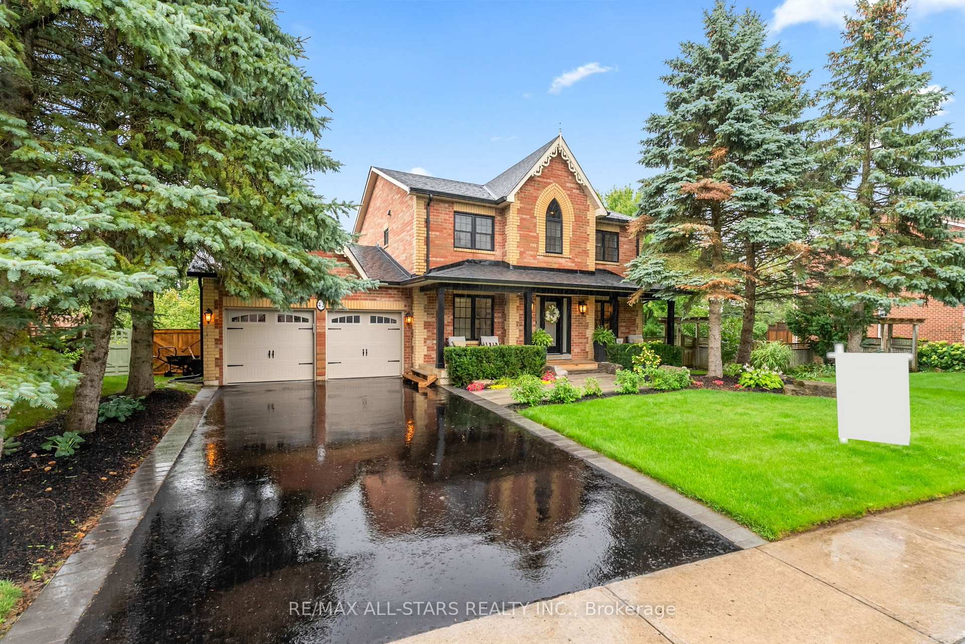 Photo 1 of 42 Galloway Crescent, Uxbridge — HOMEH