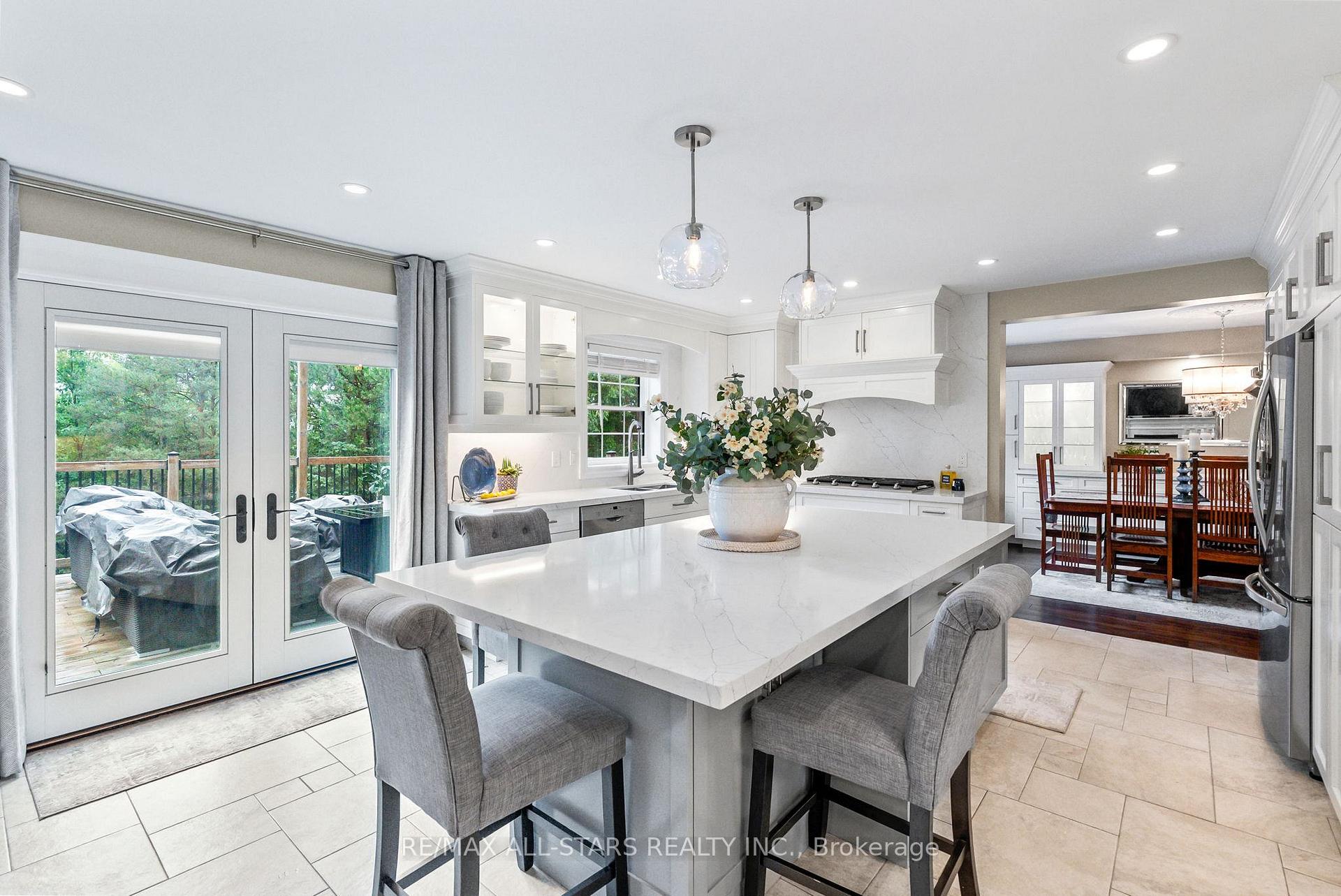 Photo 4 of 42 Galloway Crescent, Uxbridge — HOMEH