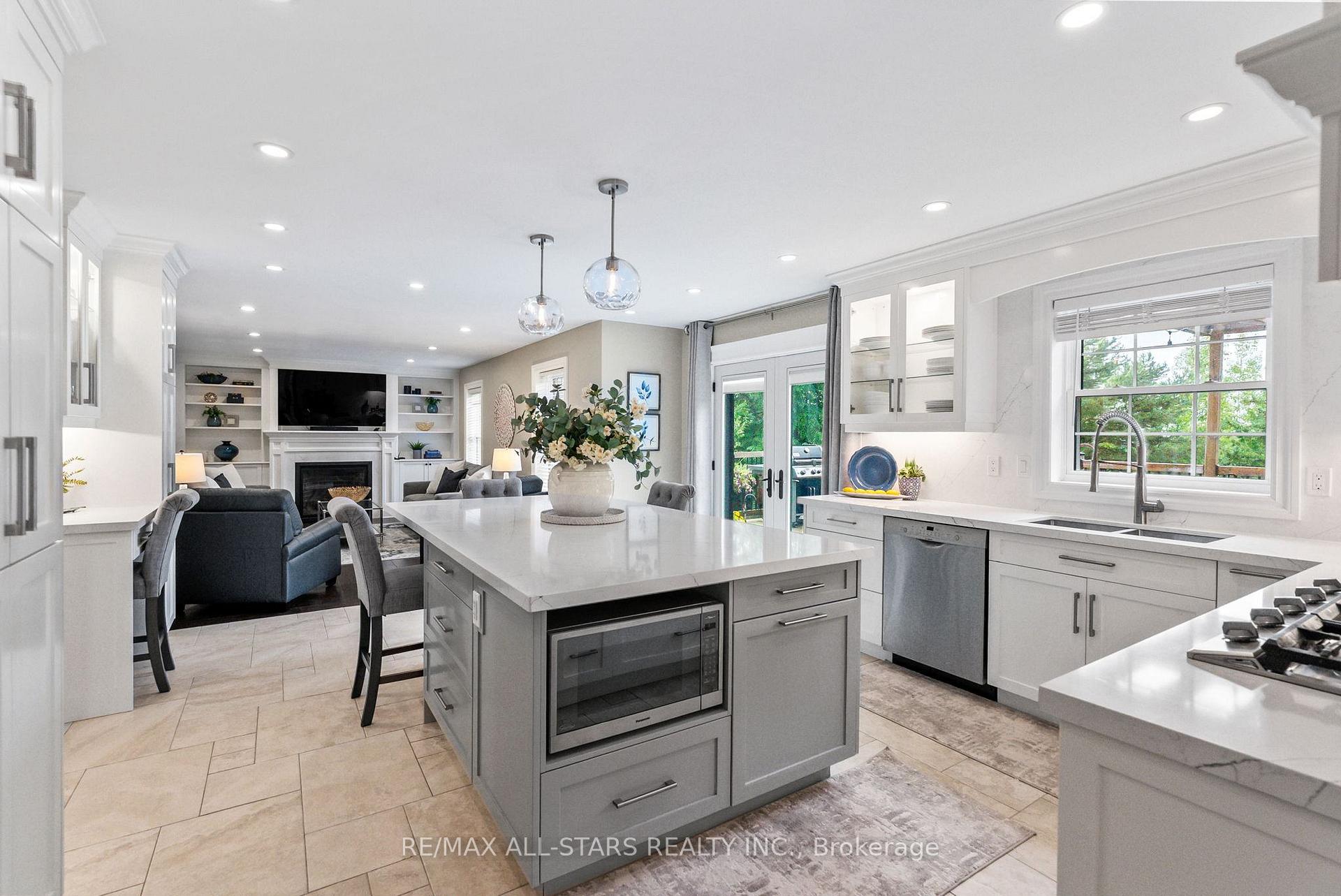 Photo 9 of 42 Galloway Crescent, Uxbridge — HOMEH