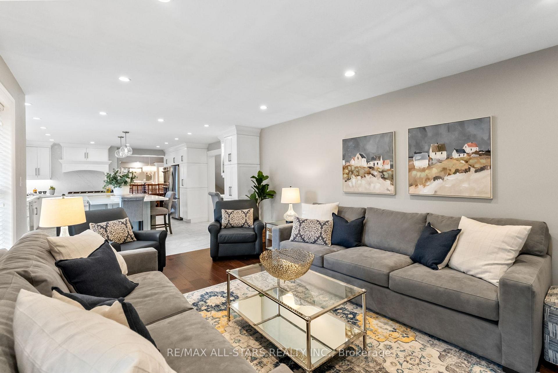 Photo 11 of 42 Galloway Crescent, Uxbridge — HOMEH
