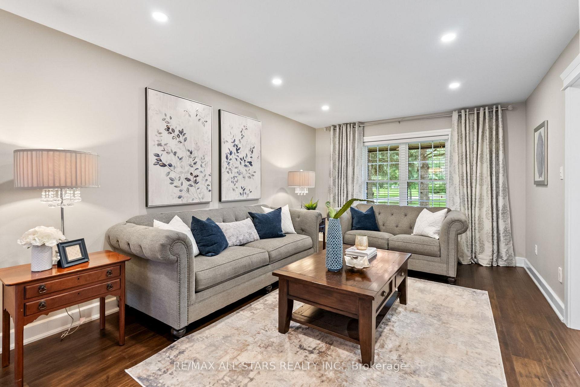 Photo 16 of 42 Galloway Crescent, Uxbridge — HOMEH