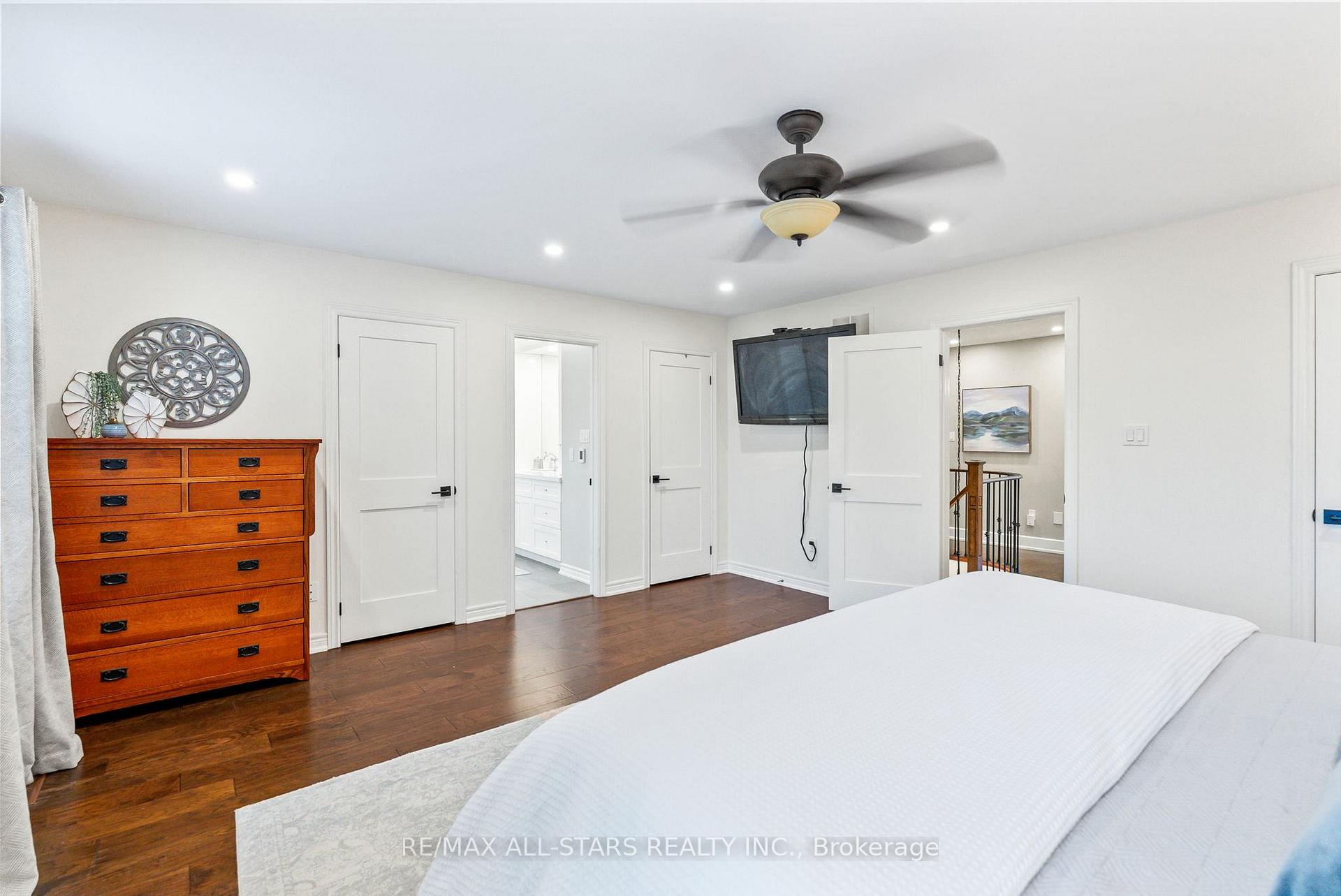 Photo 23 of 42 Galloway Crescent, Uxbridge — HOMEH