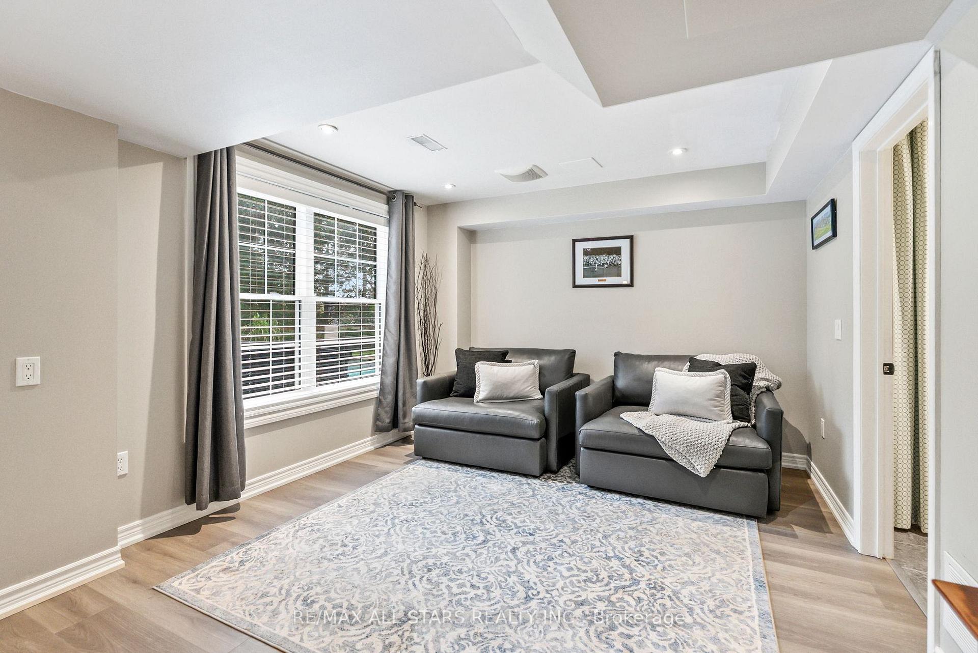 Photo 37 of 42 Galloway Crescent, Uxbridge — HOMEH