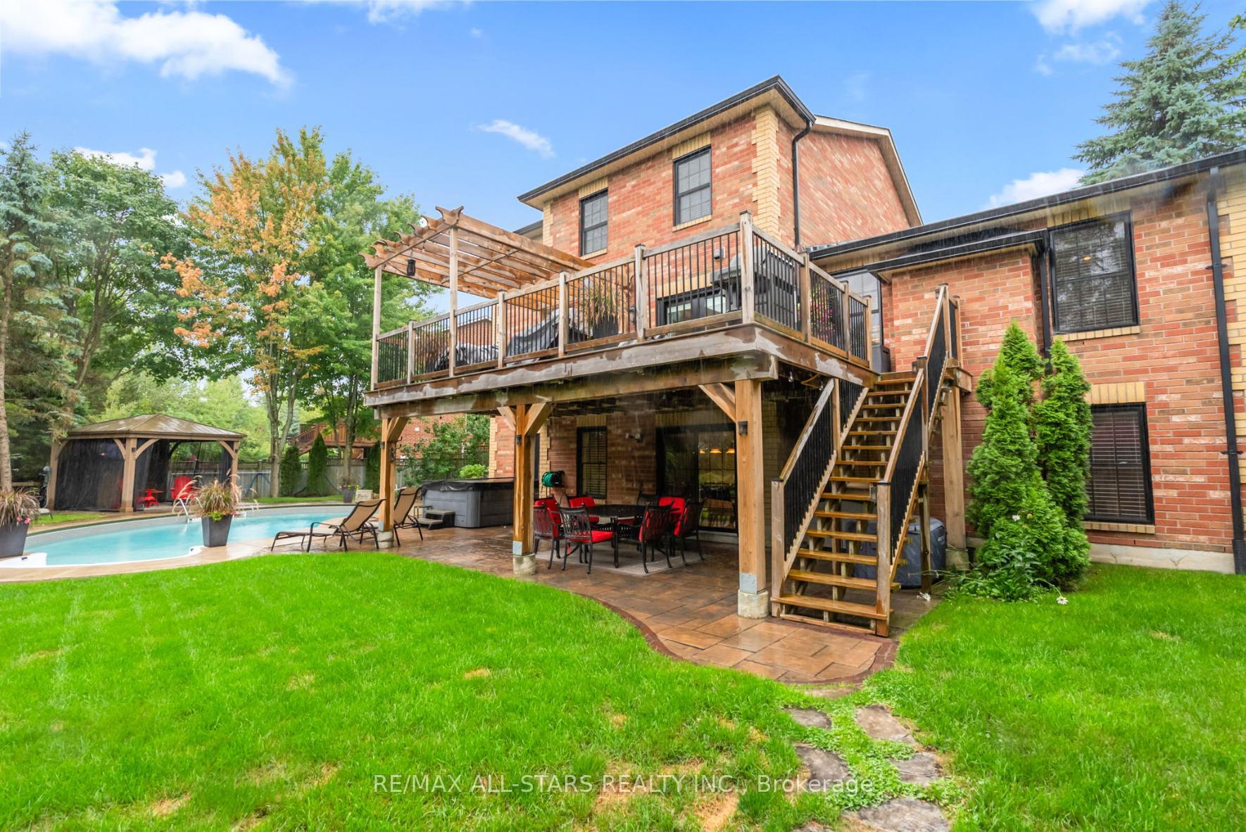 Photo 43 of 42 Galloway Crescent, Uxbridge — HOMEH