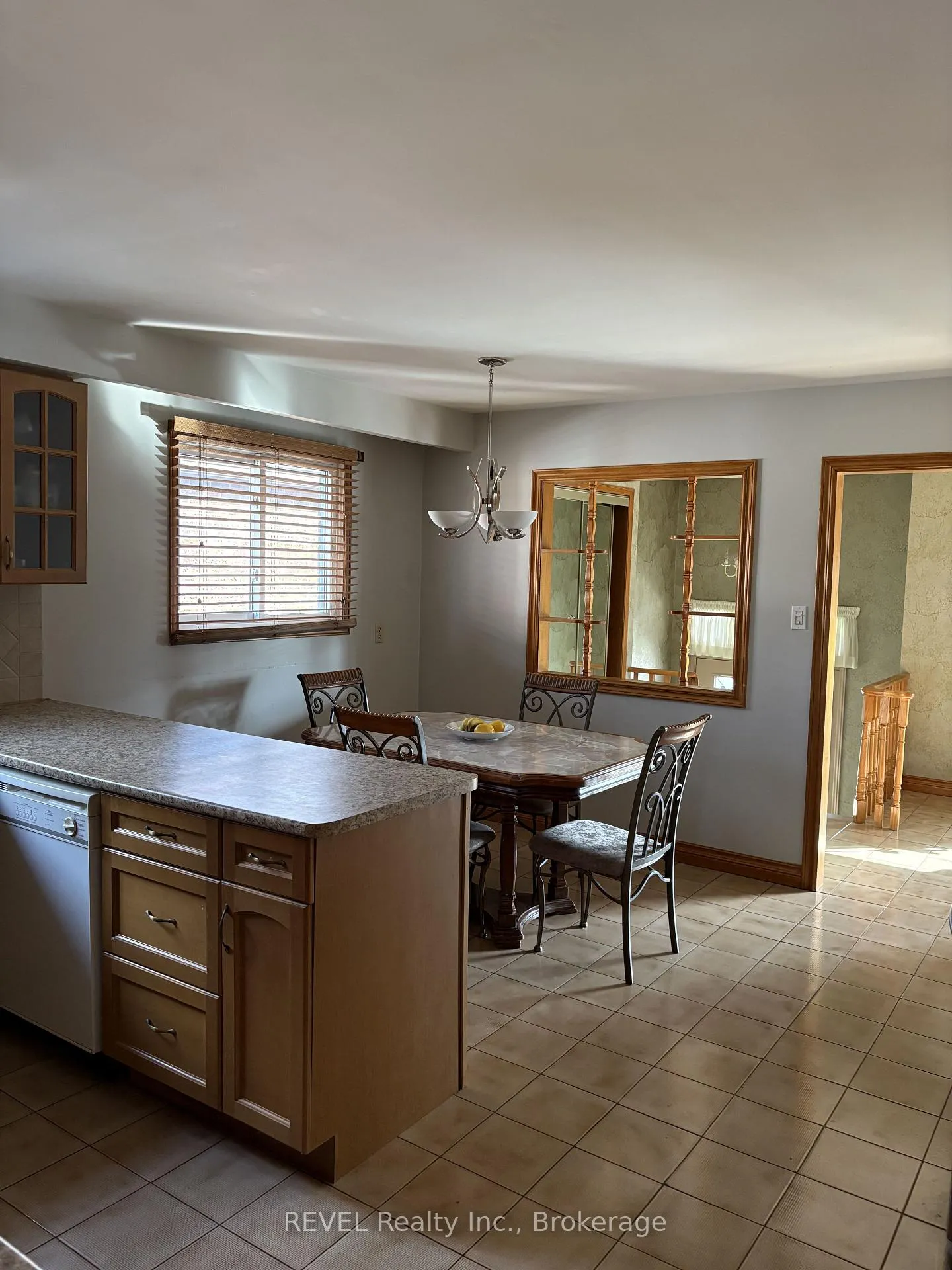 Photo 3 of 78 Ashburn Crescent, Vaughan, East Woodbridge — HOMEH
