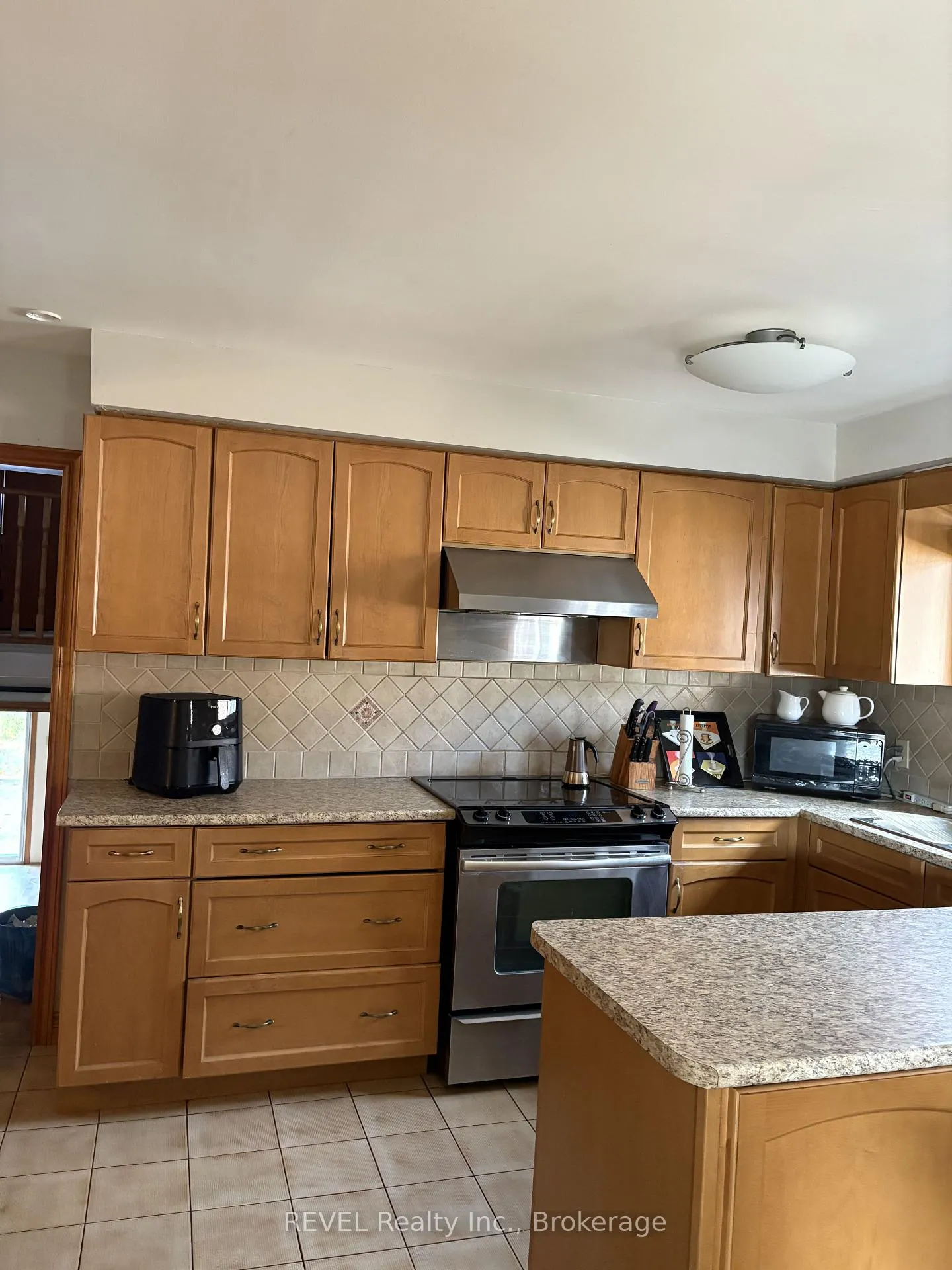 Photo 4 of 78 Ashburn Crescent, Vaughan, East Woodbridge — HOMEH