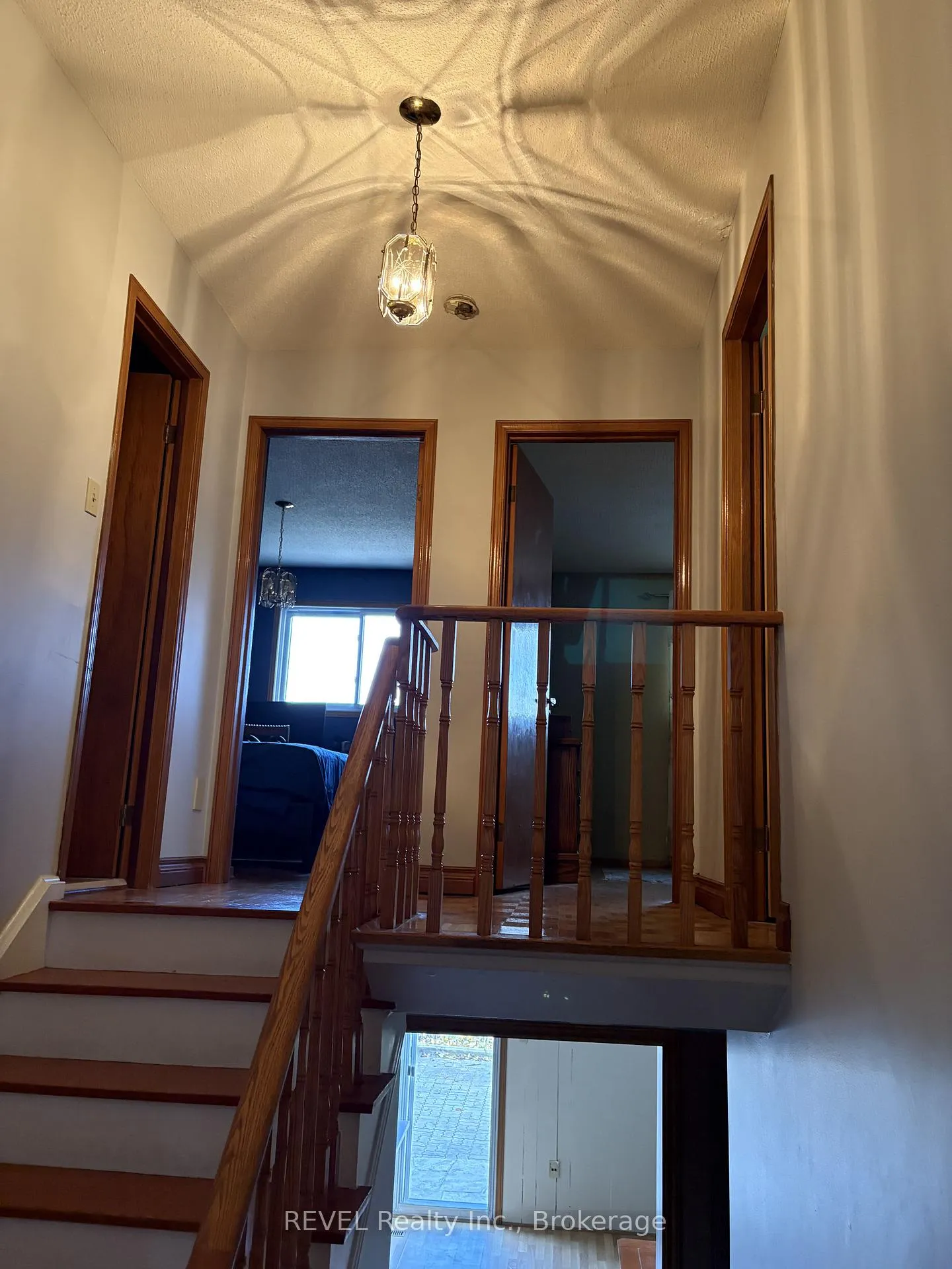 Photo 9 of 78 Ashburn Crescent, Vaughan, East Woodbridge — HOMEH