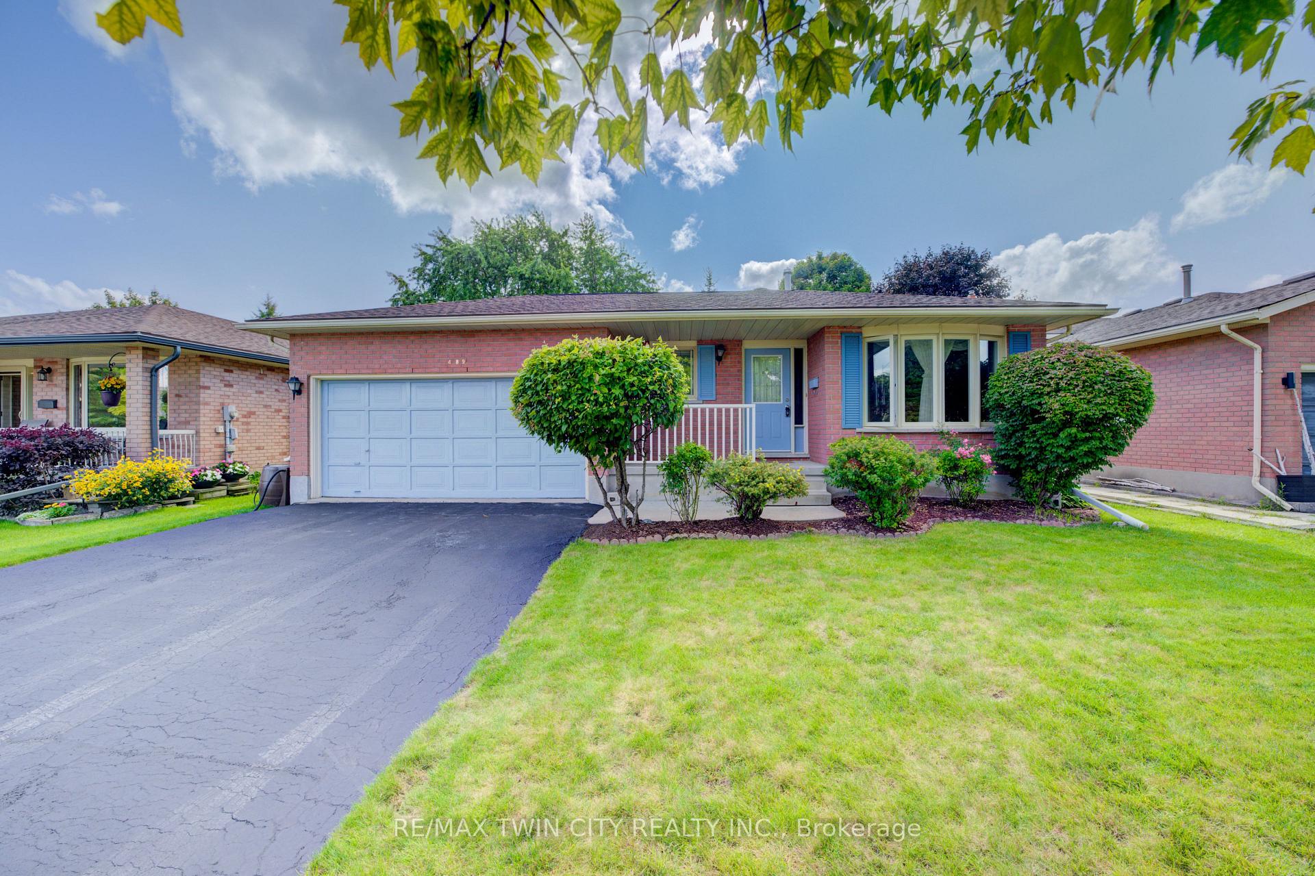 Front of 489 Northlake Drive