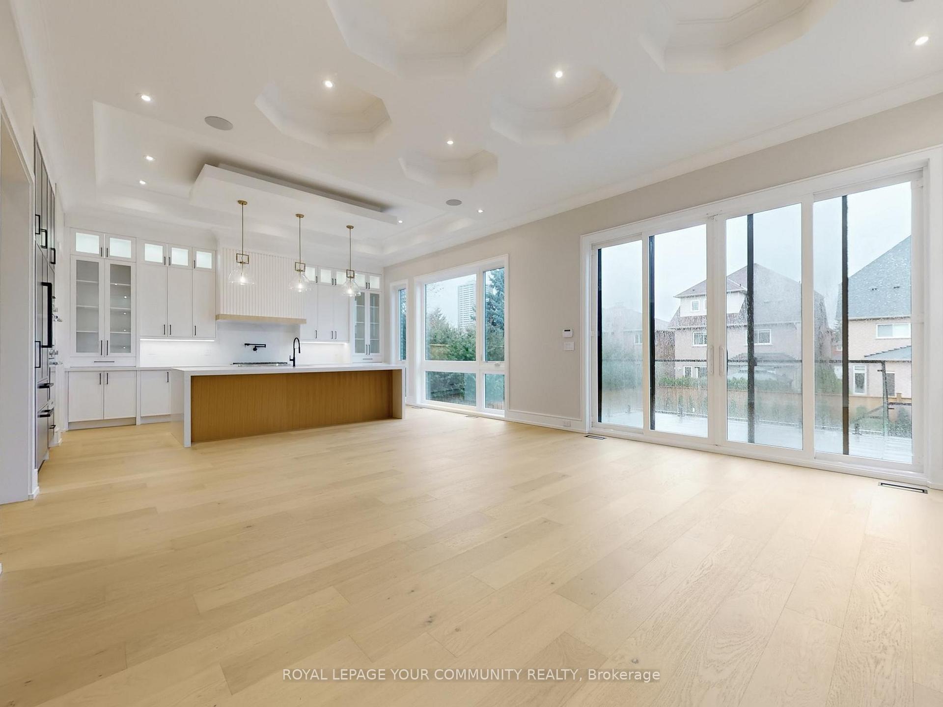 Photo 4 of 117 A Crestwood Road, Vaughan, Crestwood-Springfarm-Yorkhill — HOMEH