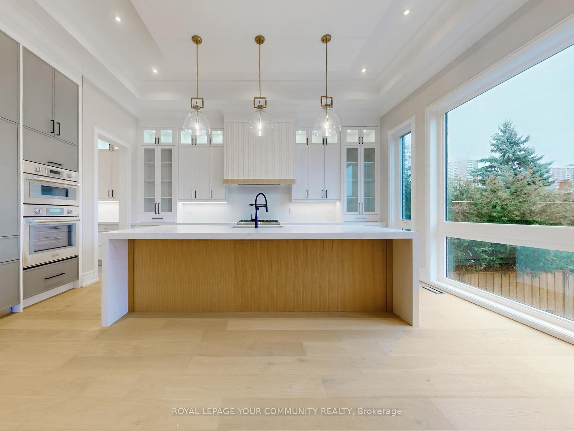 Photo 5 of 117 A Crestwood Road, Vaughan, Crestwood-Springfarm-Yorkhill — HOMEH