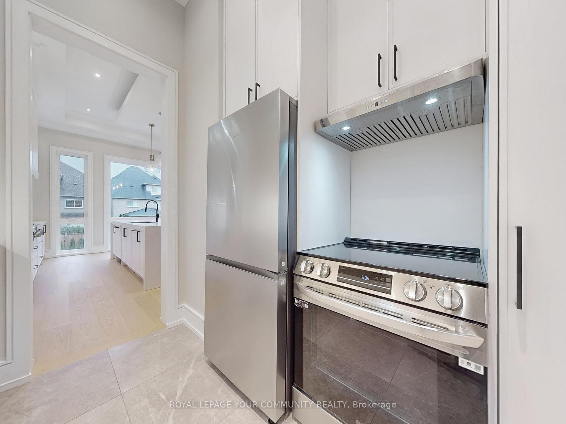 Photo 10 of 117 A Crestwood Road, Vaughan, Crestwood-Springfarm-Yorkhill — HOMEH