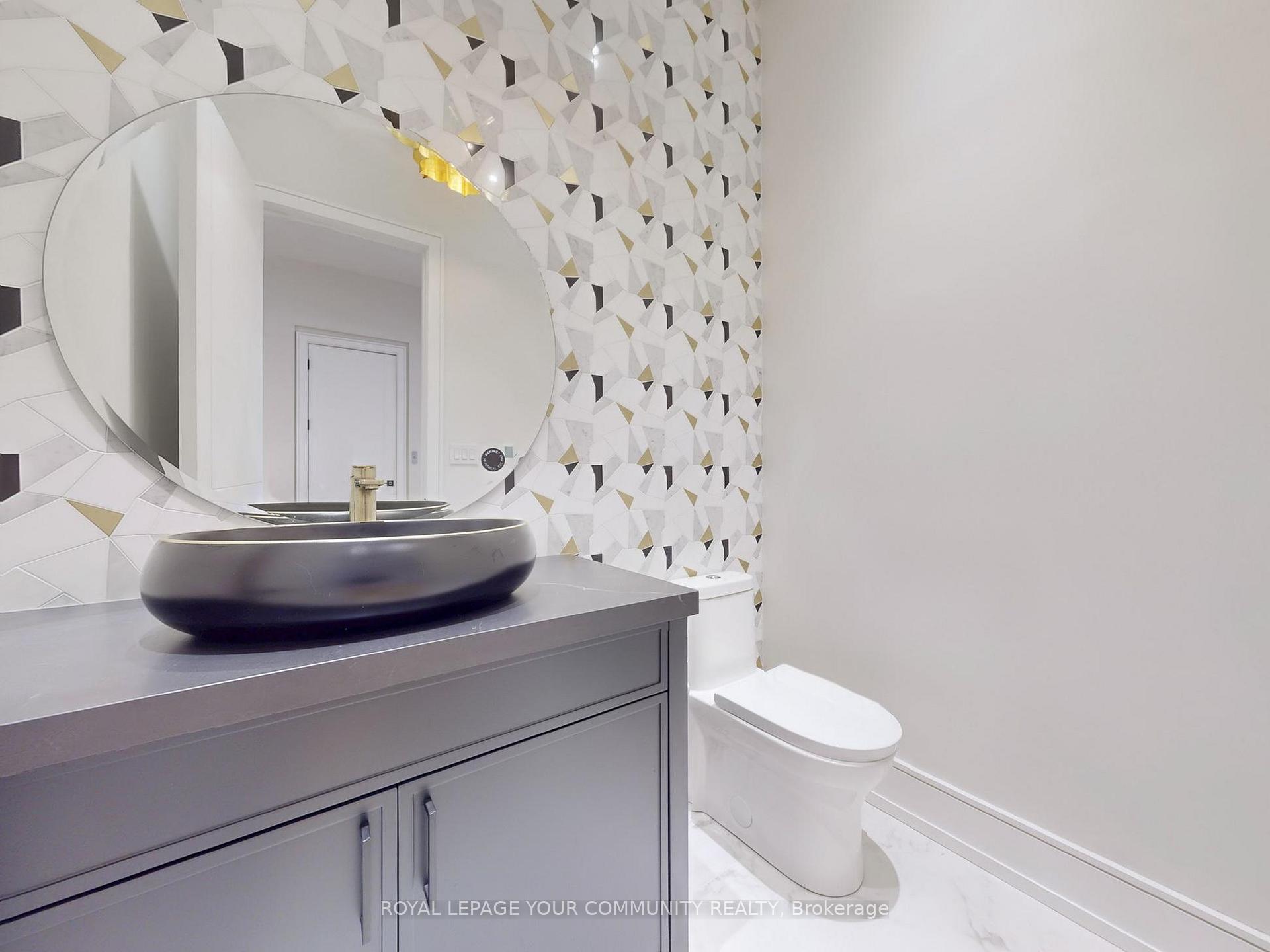 Photo 22 of 117 A Crestwood Road, Vaughan, Crestwood-Springfarm-Yorkhill — HOMEH