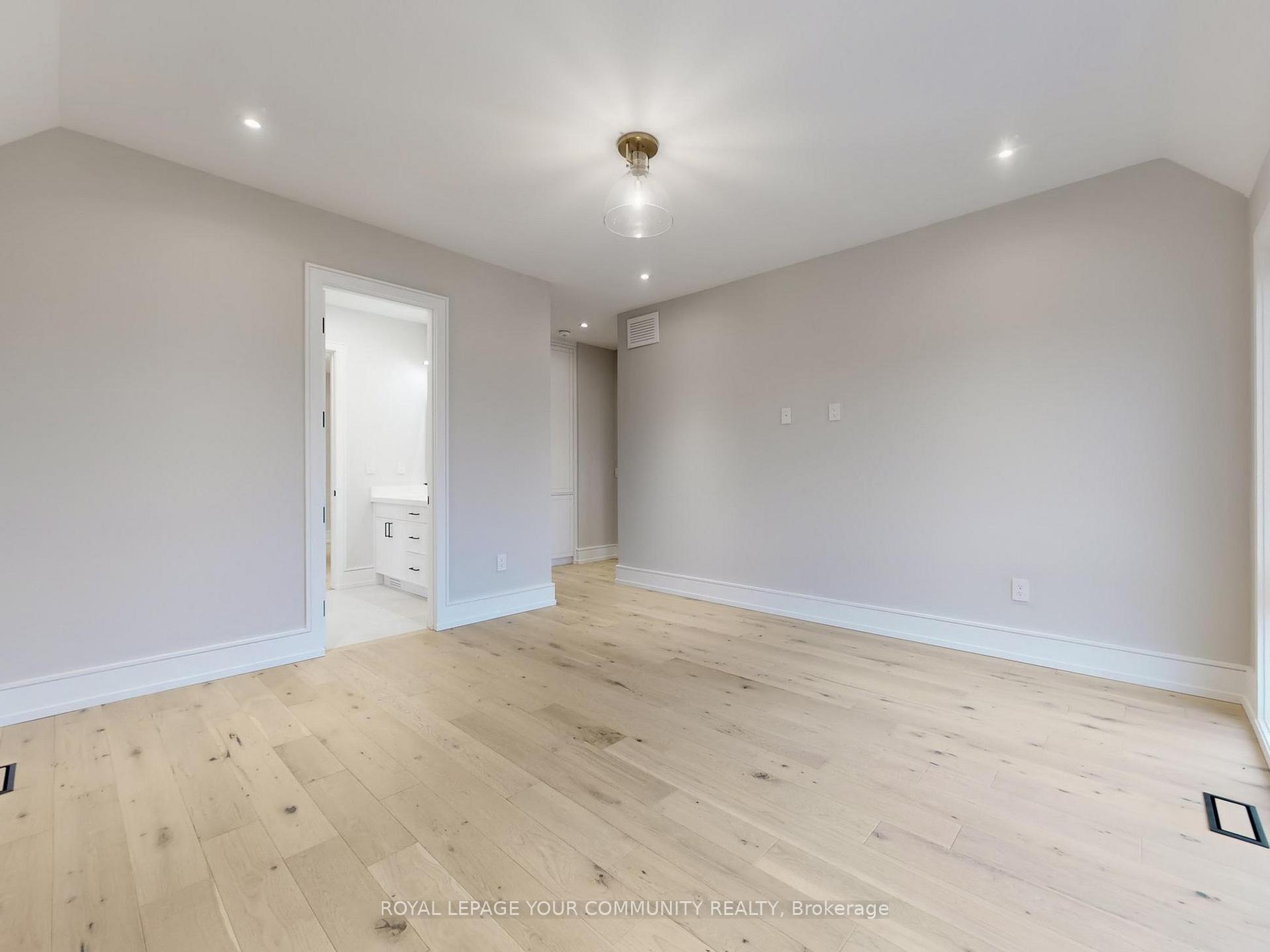 Photo 33 of 117 A Crestwood Road, Vaughan, Crestwood-Springfarm-Yorkhill — HOMEH