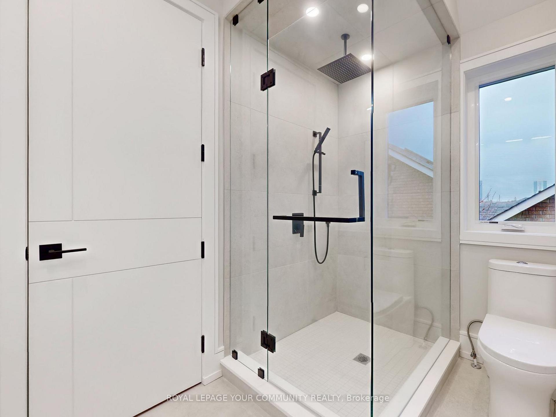 Photo 35 of 117 A Crestwood Road, Vaughan, Crestwood-Springfarm-Yorkhill — HOMEH