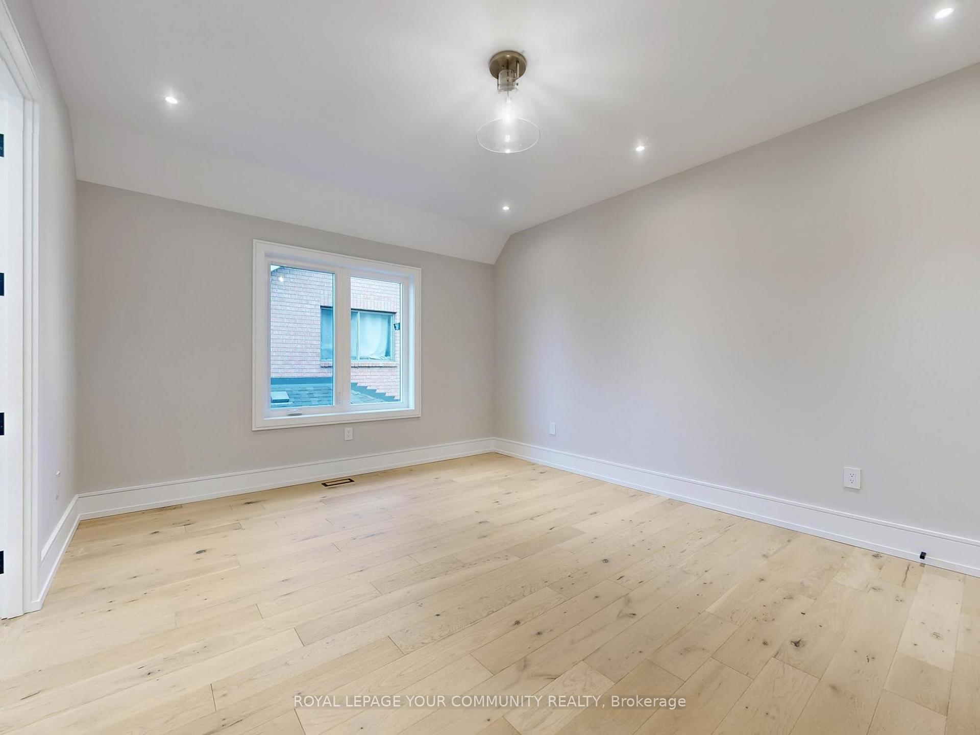 Photo 36 of 117 A Crestwood Road, Vaughan, Crestwood-Springfarm-Yorkhill — HOMEH