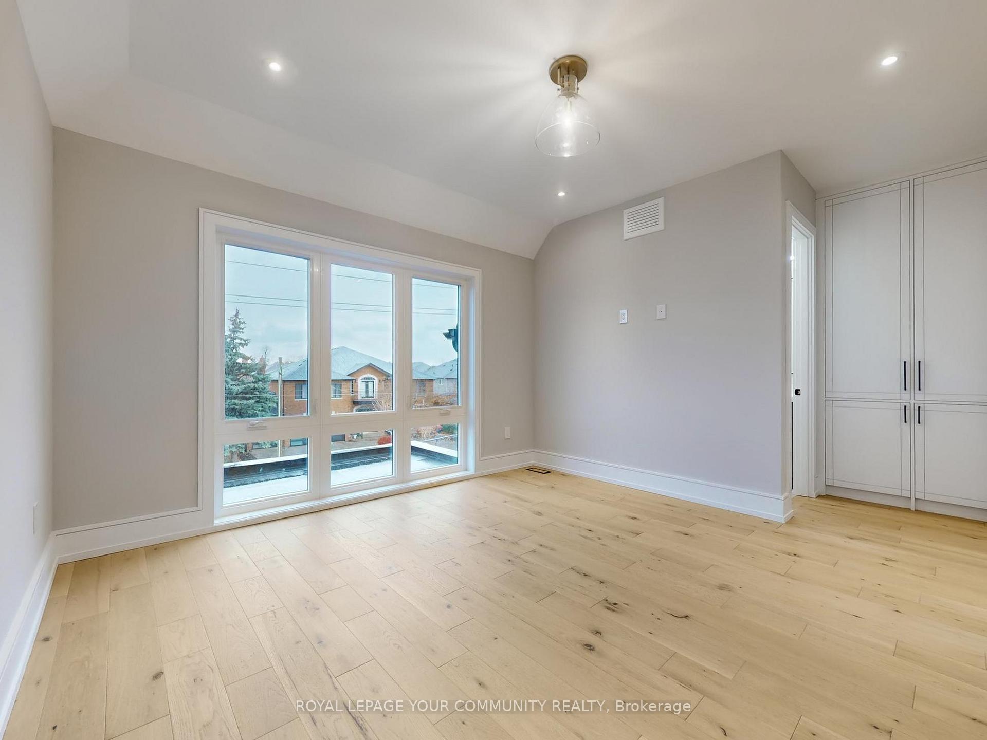 Photo 39 of 117 A Crestwood Road, Vaughan, Crestwood-Springfarm-Yorkhill — HOMEH