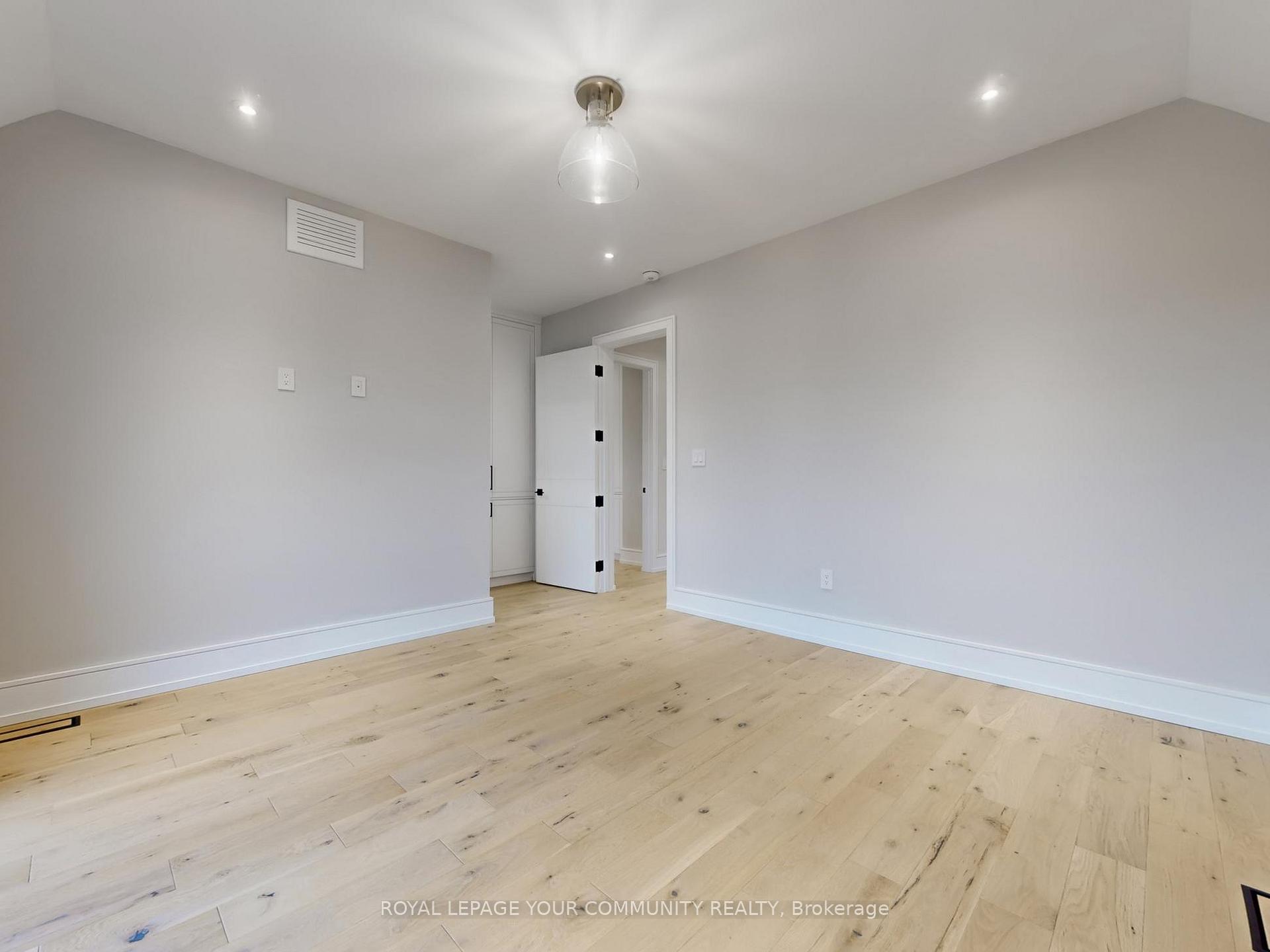 Photo 40 of 117 A Crestwood Road, Vaughan, Crestwood-Springfarm-Yorkhill — HOMEH