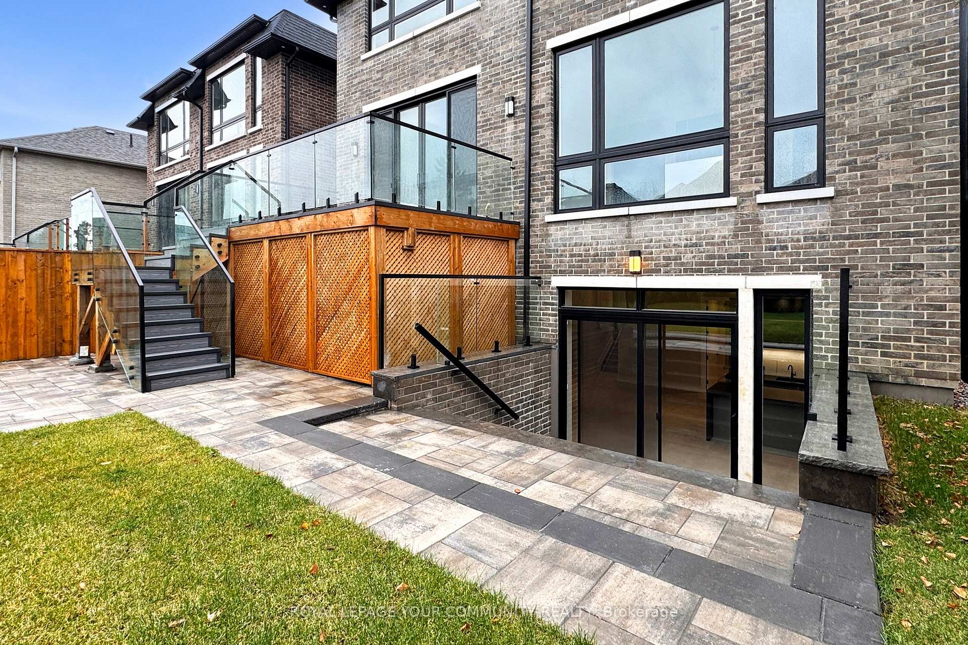 Photo 48 of 117 A Crestwood Road, Vaughan, Crestwood-Springfarm-Yorkhill — HOMEH