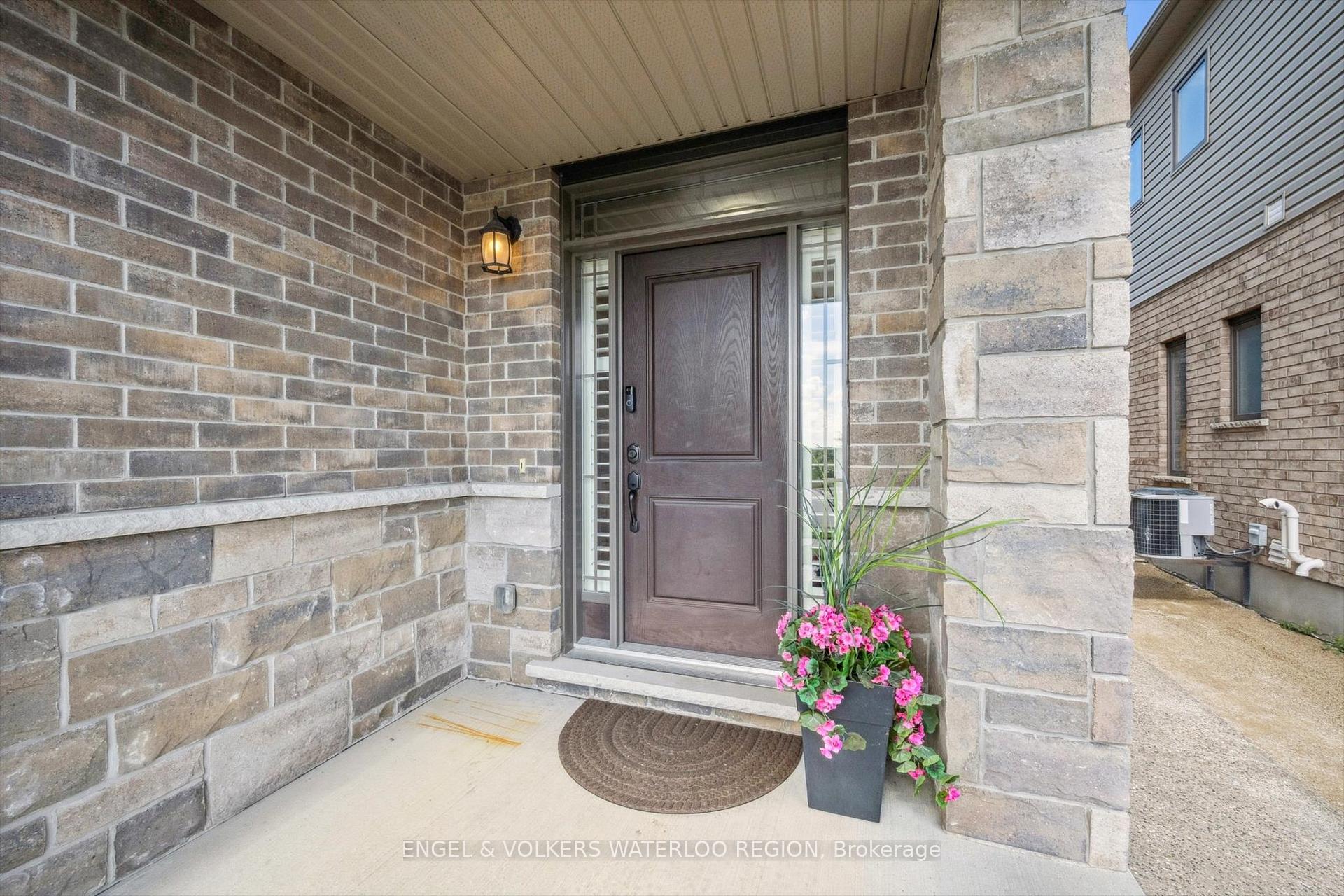 Photo 3 of 552 Wasaga Crescent, Waterloo — HOMEH