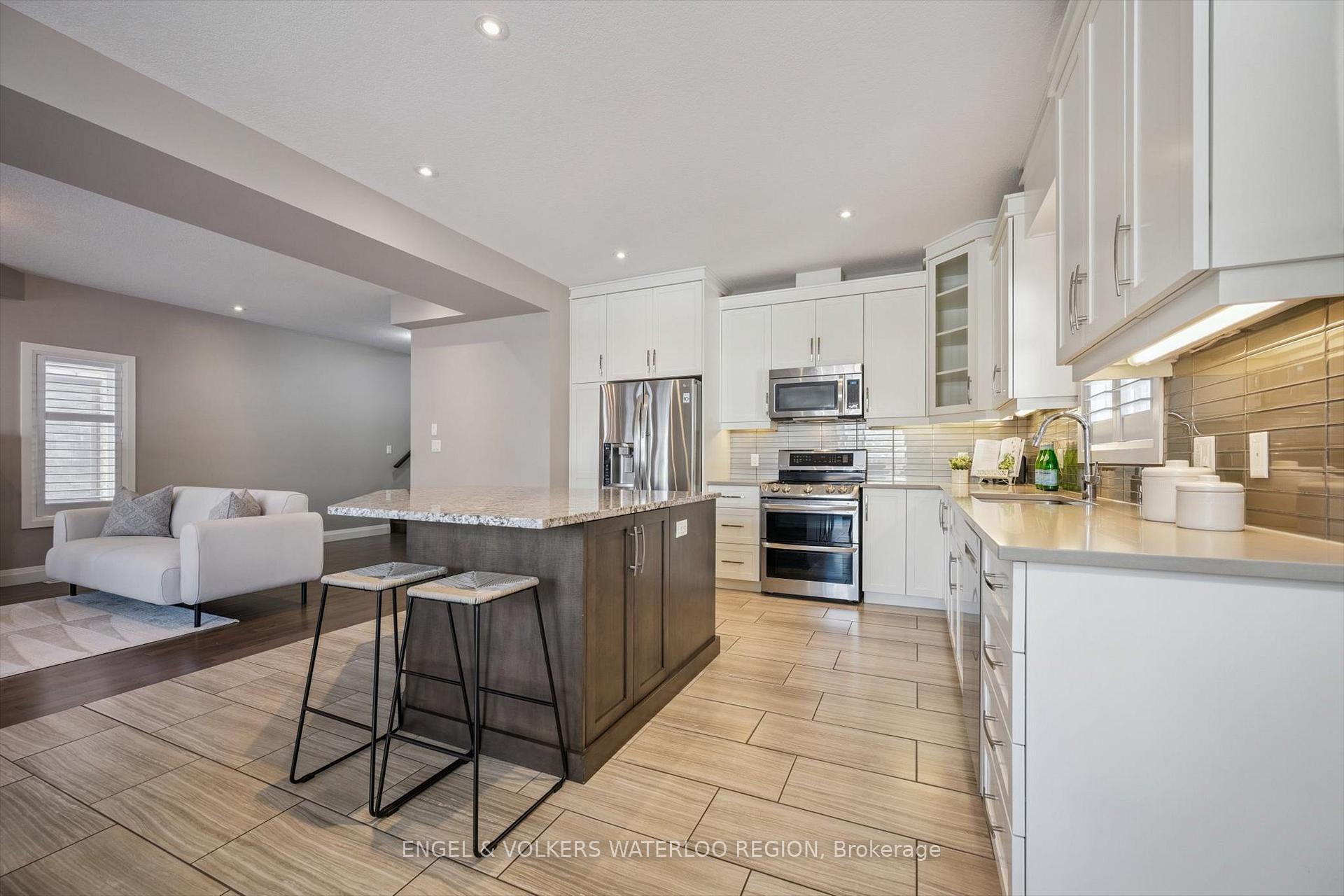 Photo 9 of 552 Wasaga Crescent, Waterloo — HOMEH