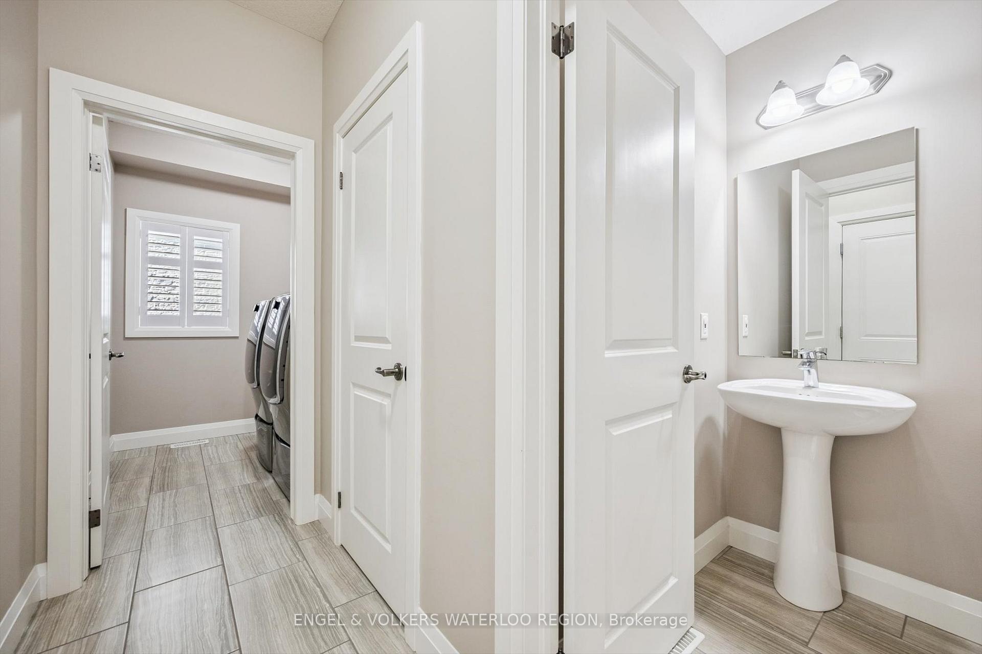 Photo 14 of 552 Wasaga Crescent, Waterloo — HOMEH