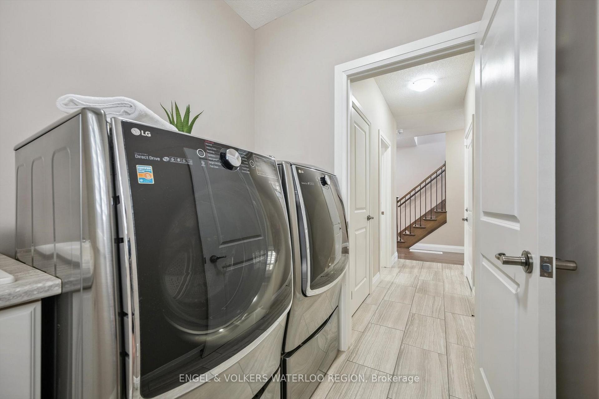 Photo 15 of 552 Wasaga Crescent, Waterloo — HOMEH