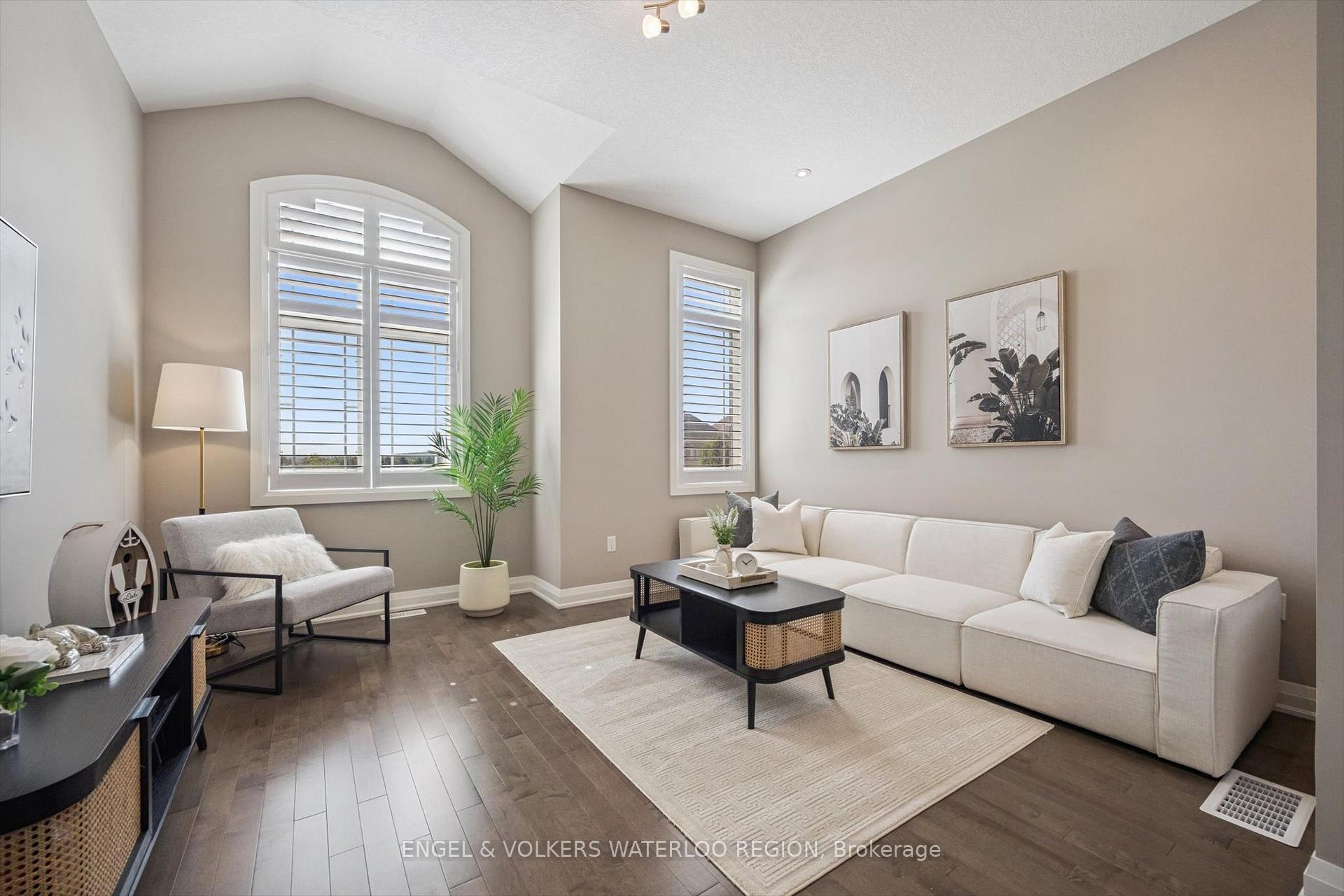 Photo 16 of 552 Wasaga Crescent, Waterloo — HOMEH
